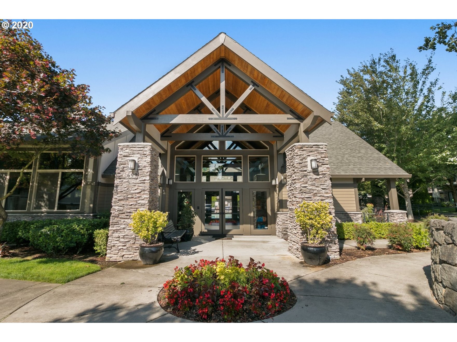 Photo #2: 20172607 Listing 