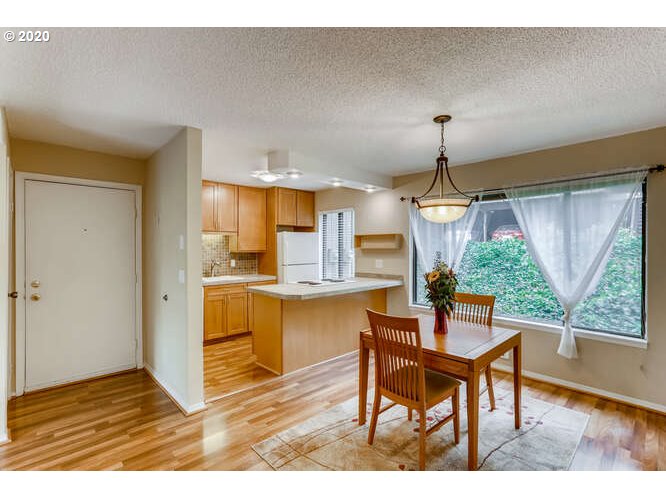 Photo #5: 20184305 Listing 