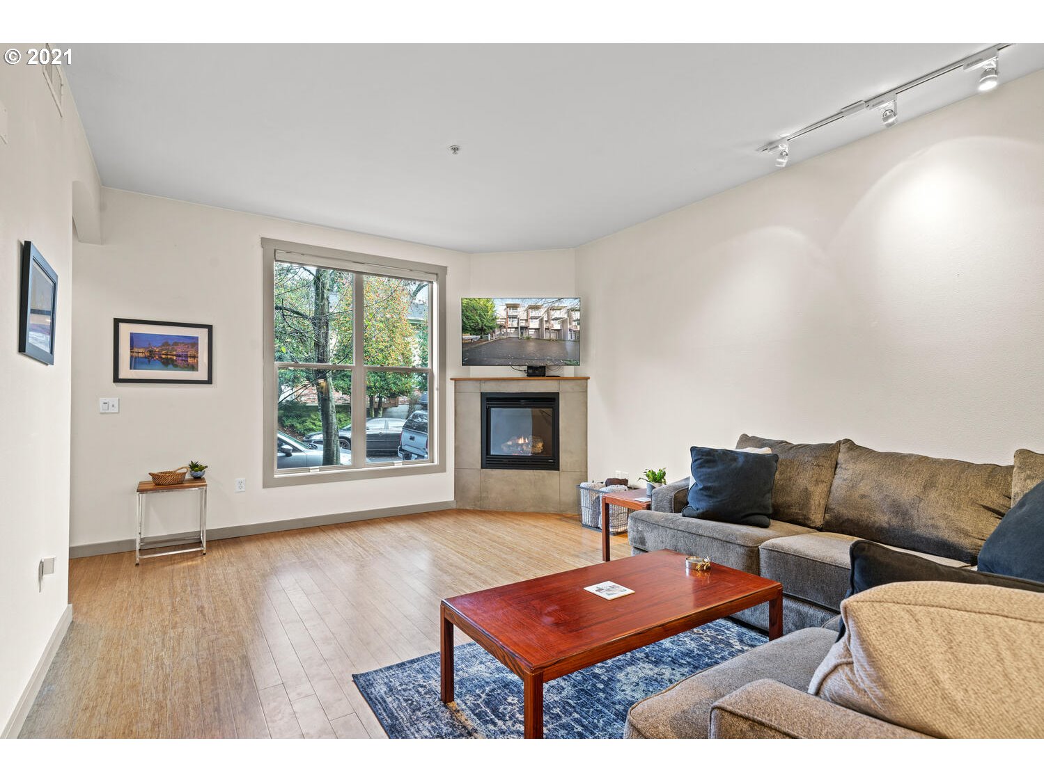 Photo #4: 20189469 Listing 