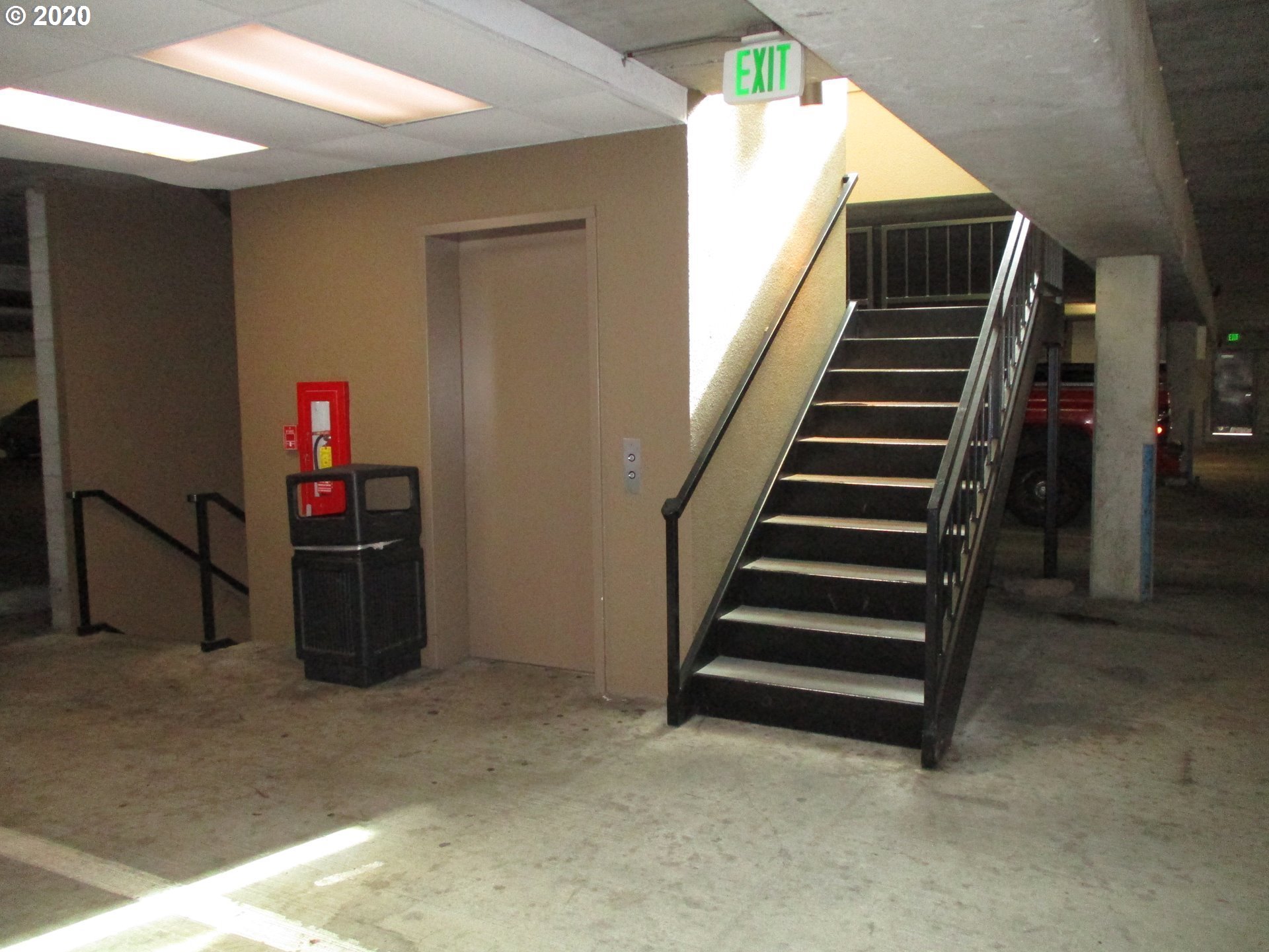 Photo #5: 20196869 Listing 