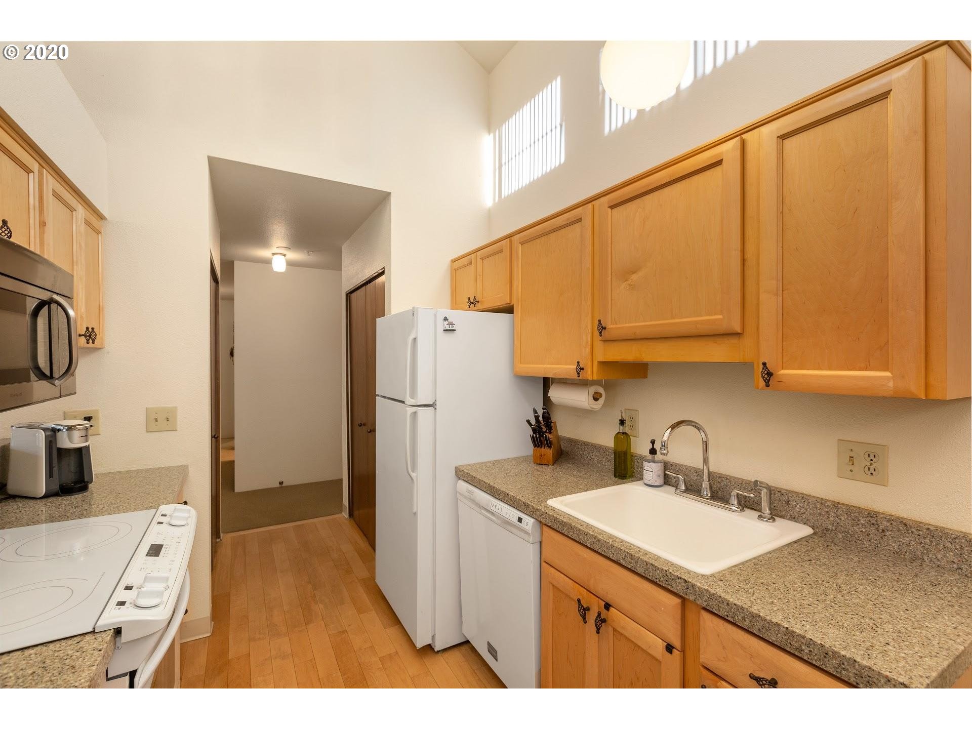 Photo #5: 20199038 Listing 