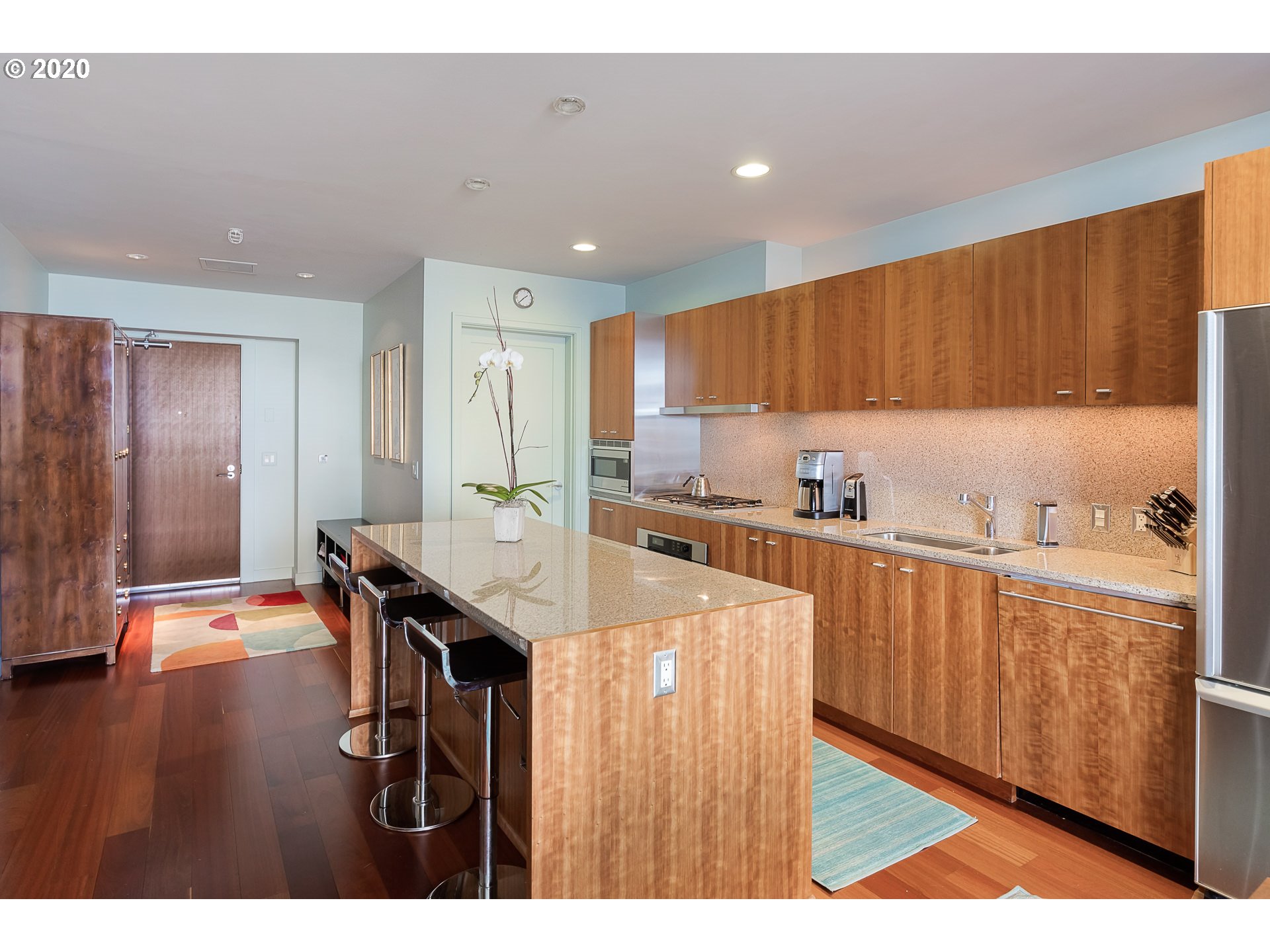 Photo #5: 20199237 Listing 