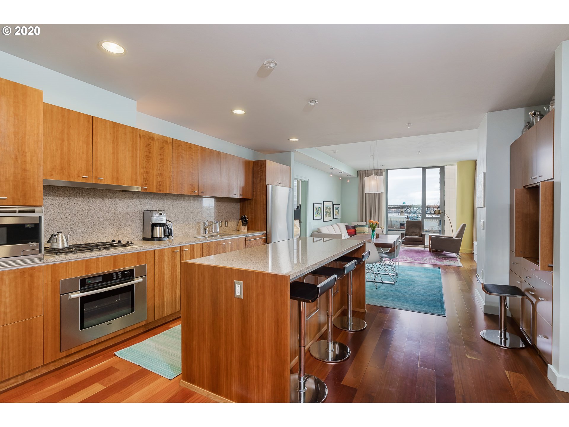 Photo #2: 20199237 Listing 