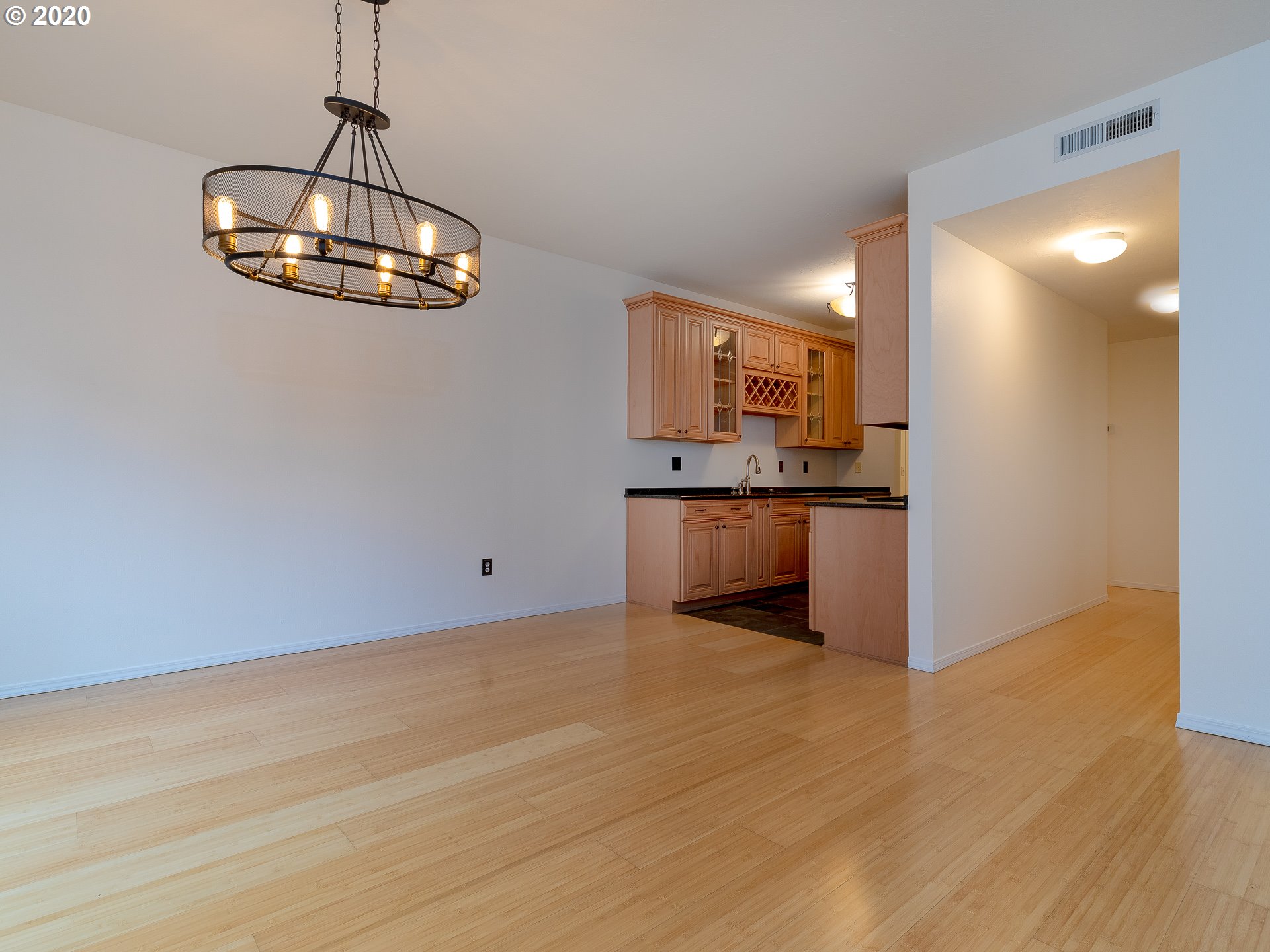 Photo #5: 20201109 Listing 