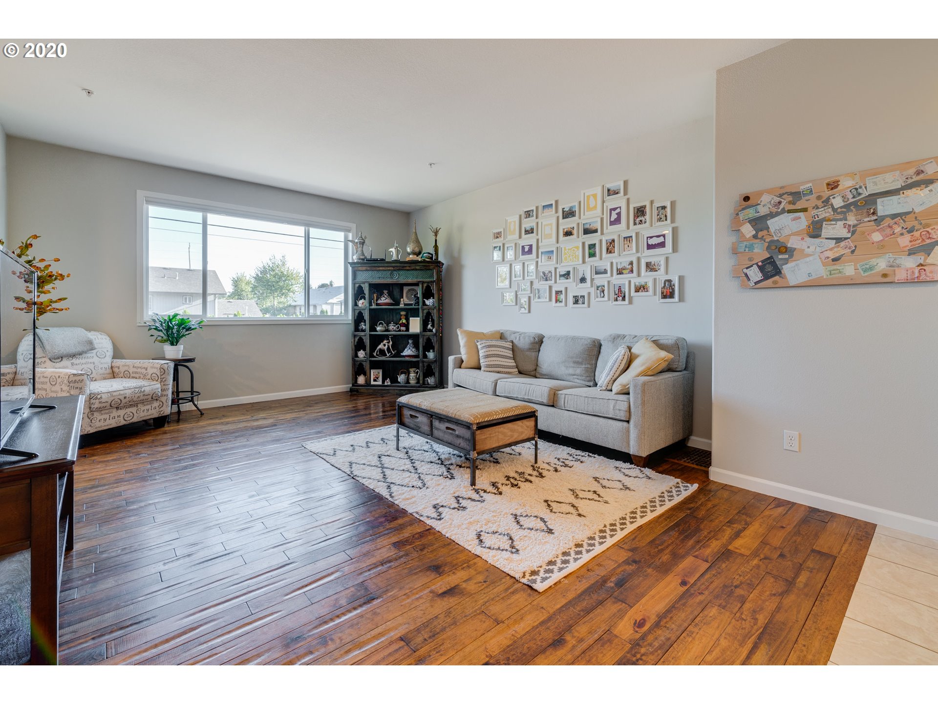 Photo #3: 20202972 Listing 