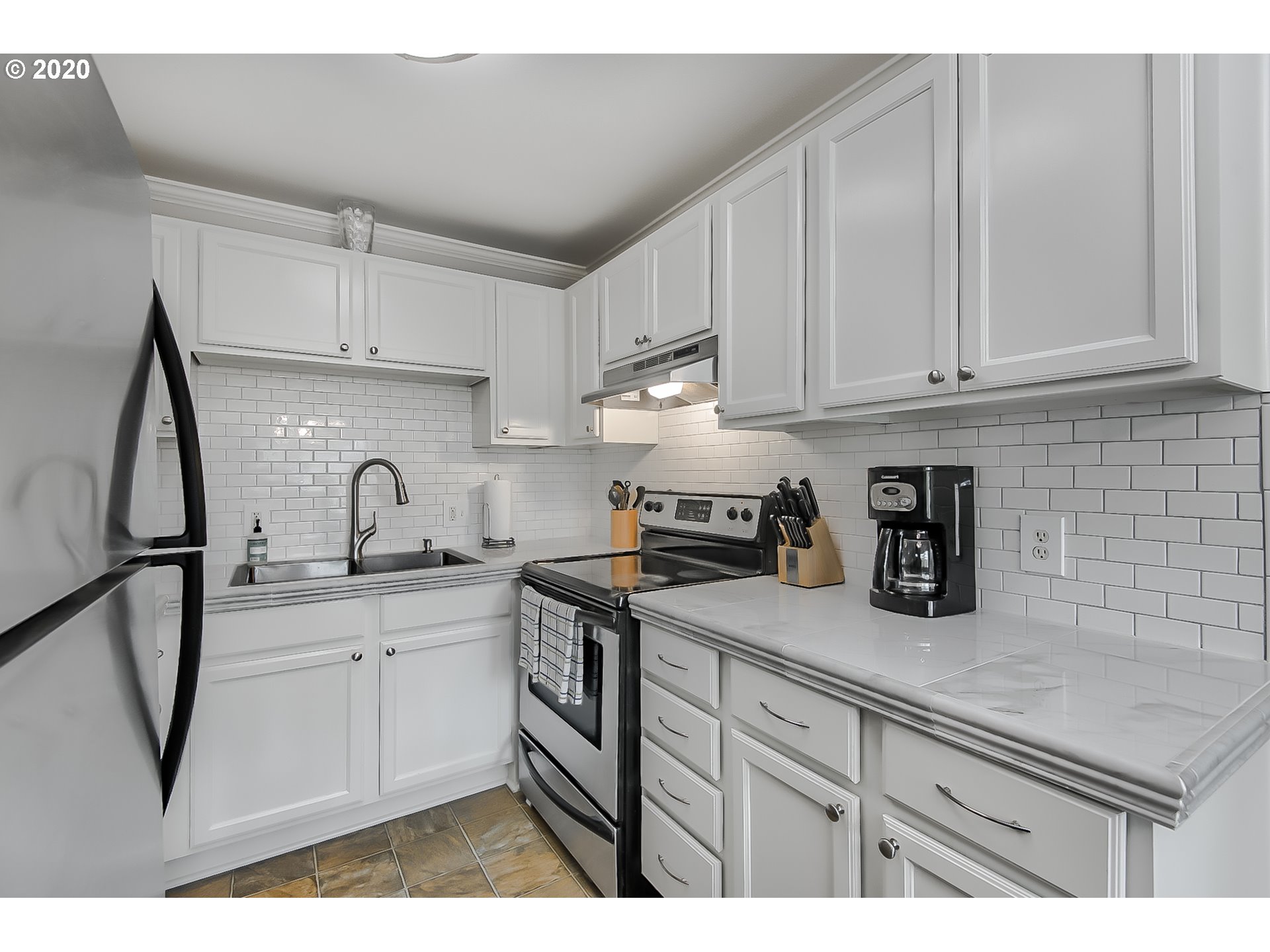 Photo #5: 20205365 Listing 