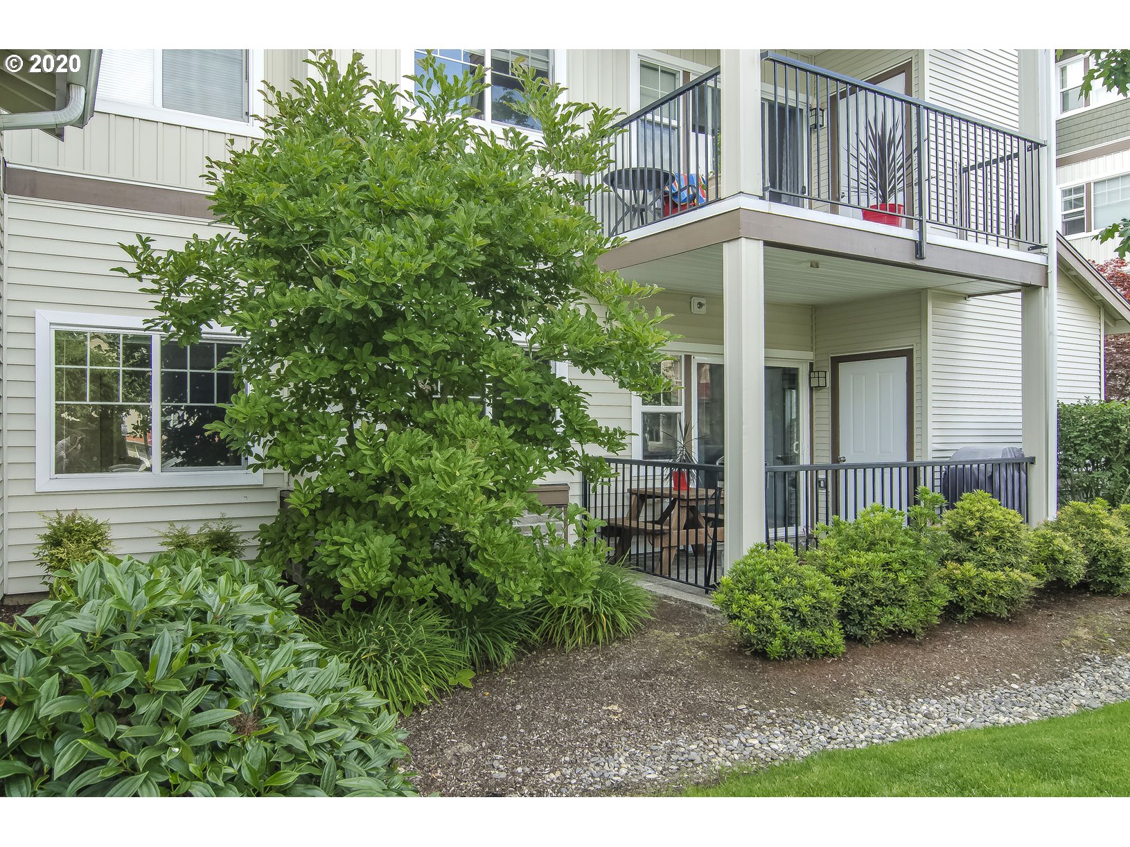 Photo #2: 20206870 Listing 