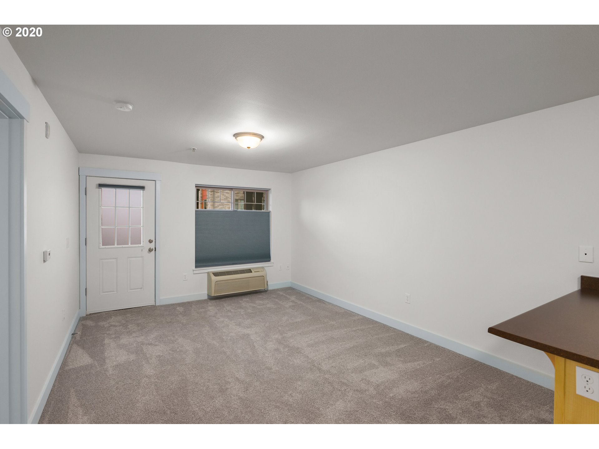 Photo #3: 20207615 Listing 