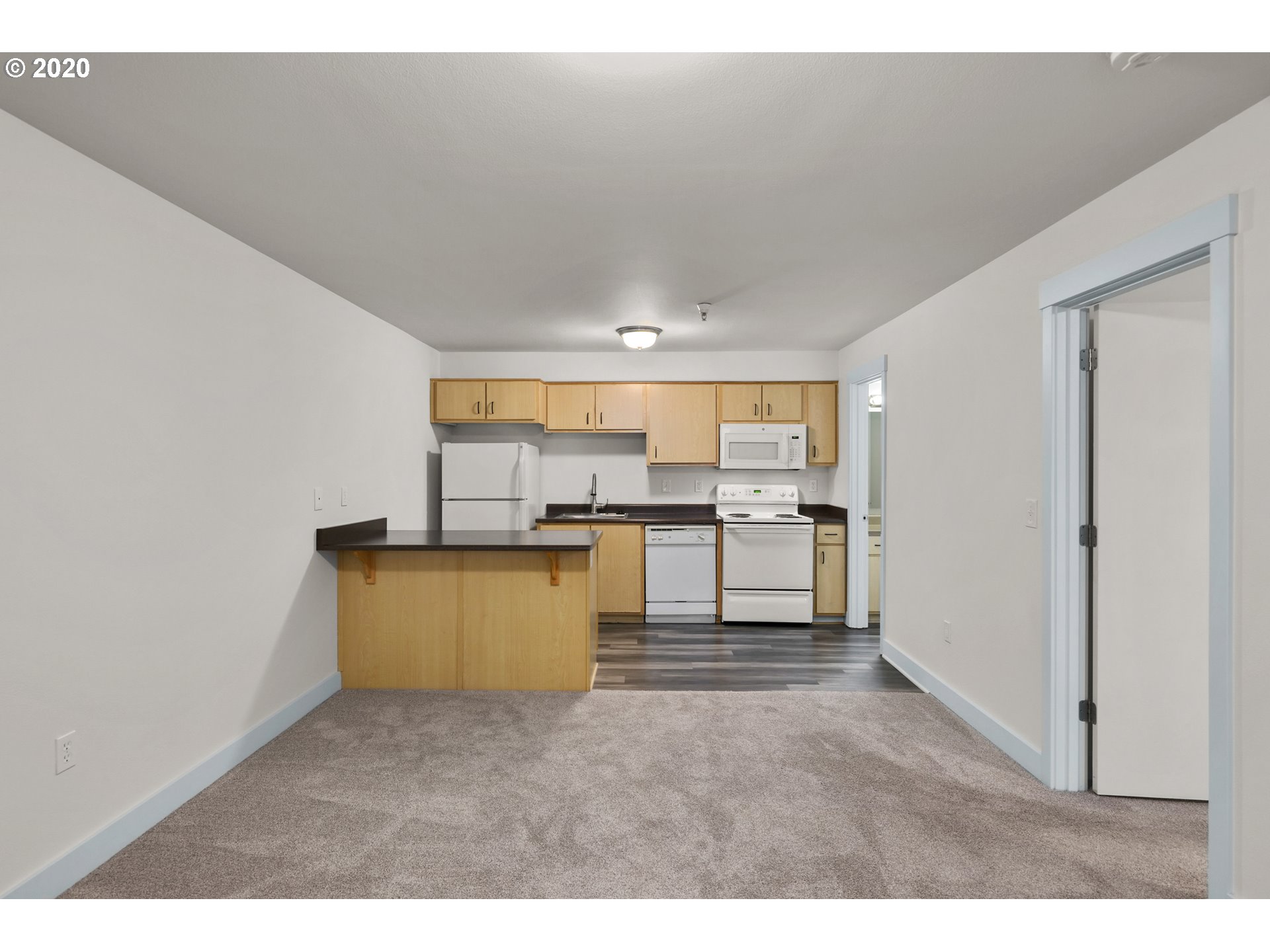 Photo #6: 20207615 Listing 