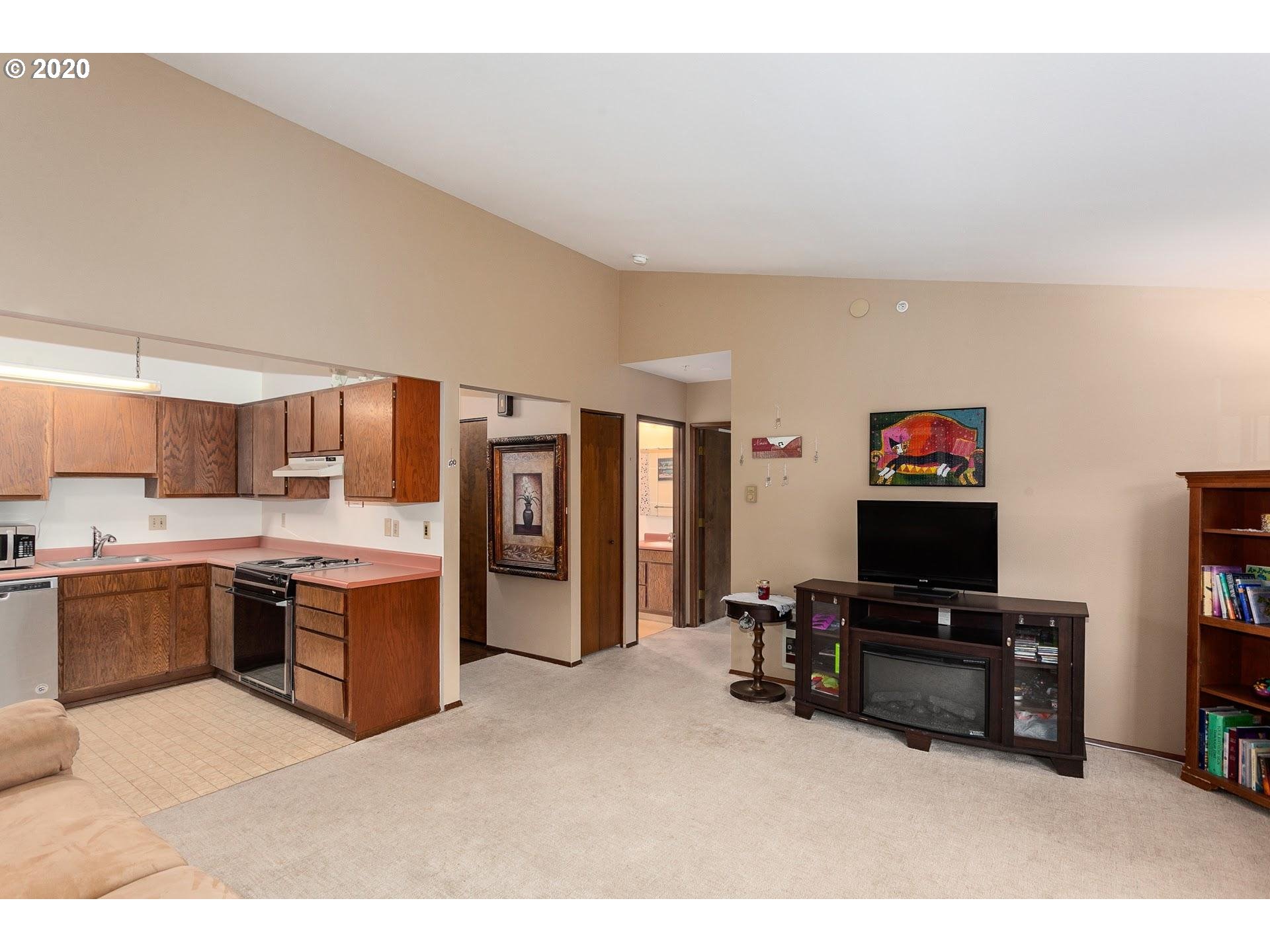 Photo #5: 20210443 Listing 