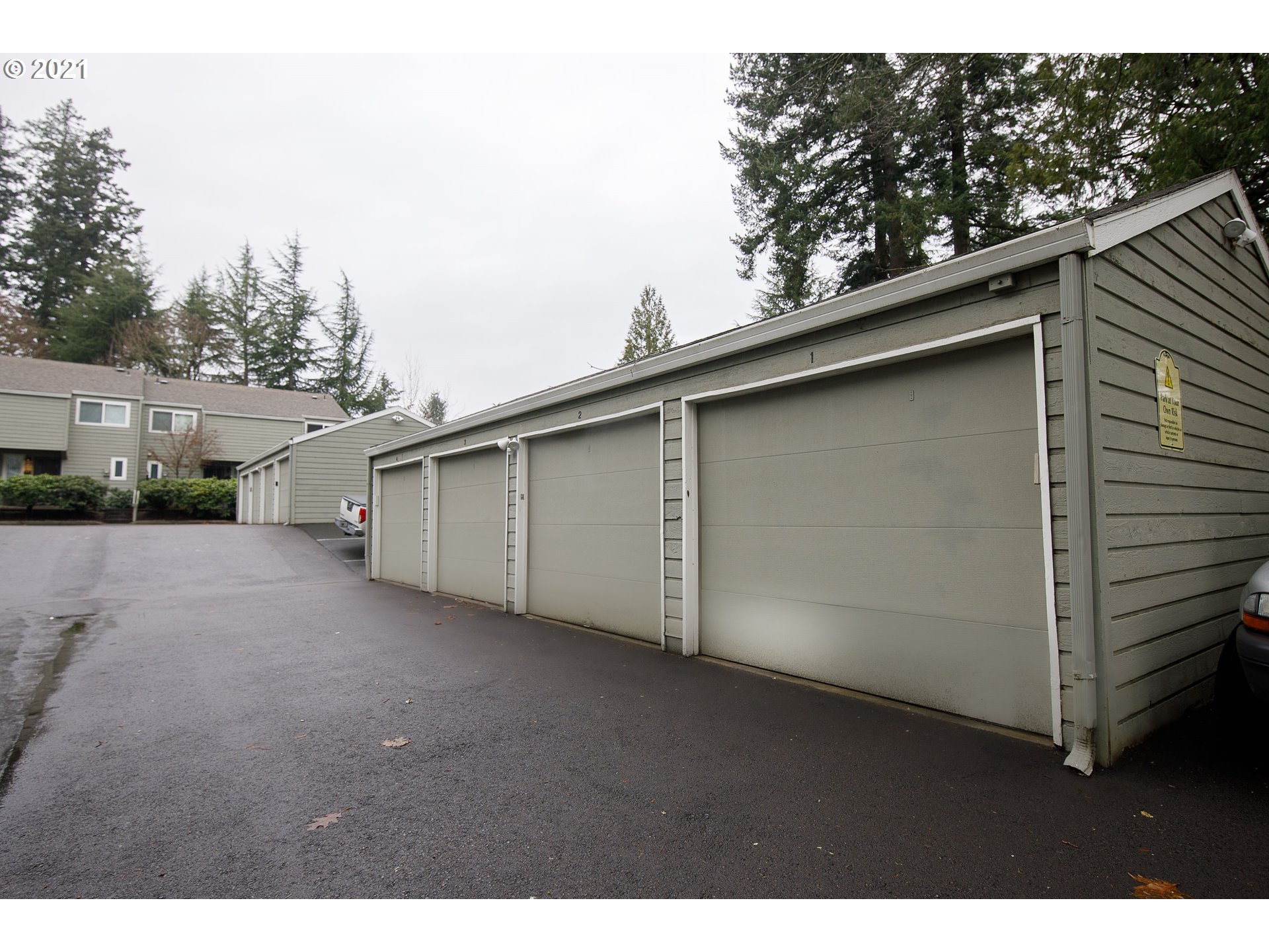 Photo #2: 20212417 Listing 