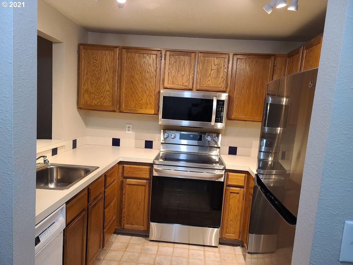 Photo #4: 20212417 Listing 