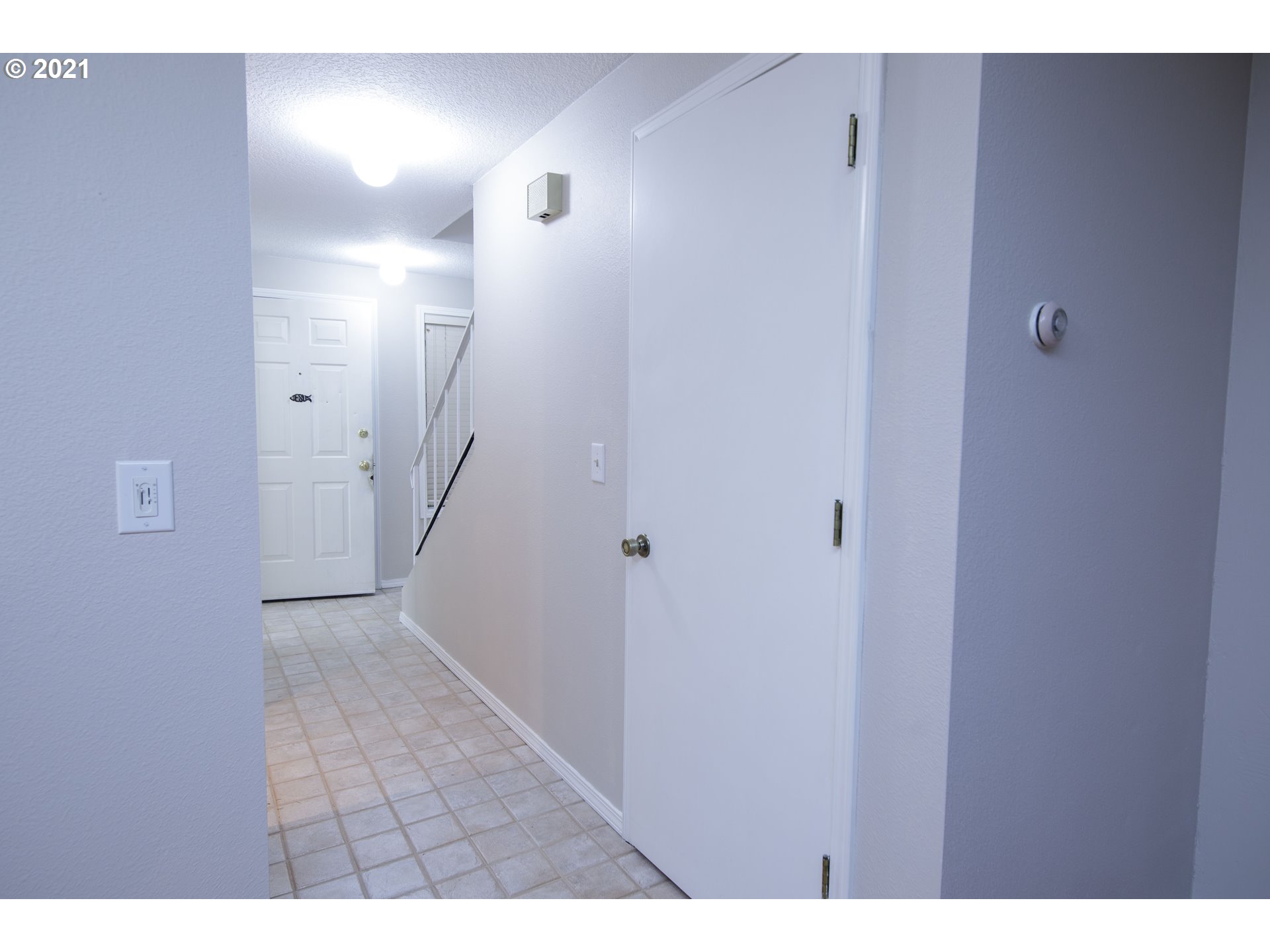Photo #5: 20212417 Listing 