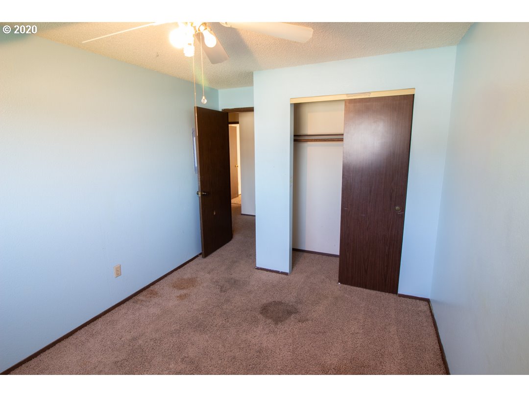 Photo #2: 20212631 Listing 