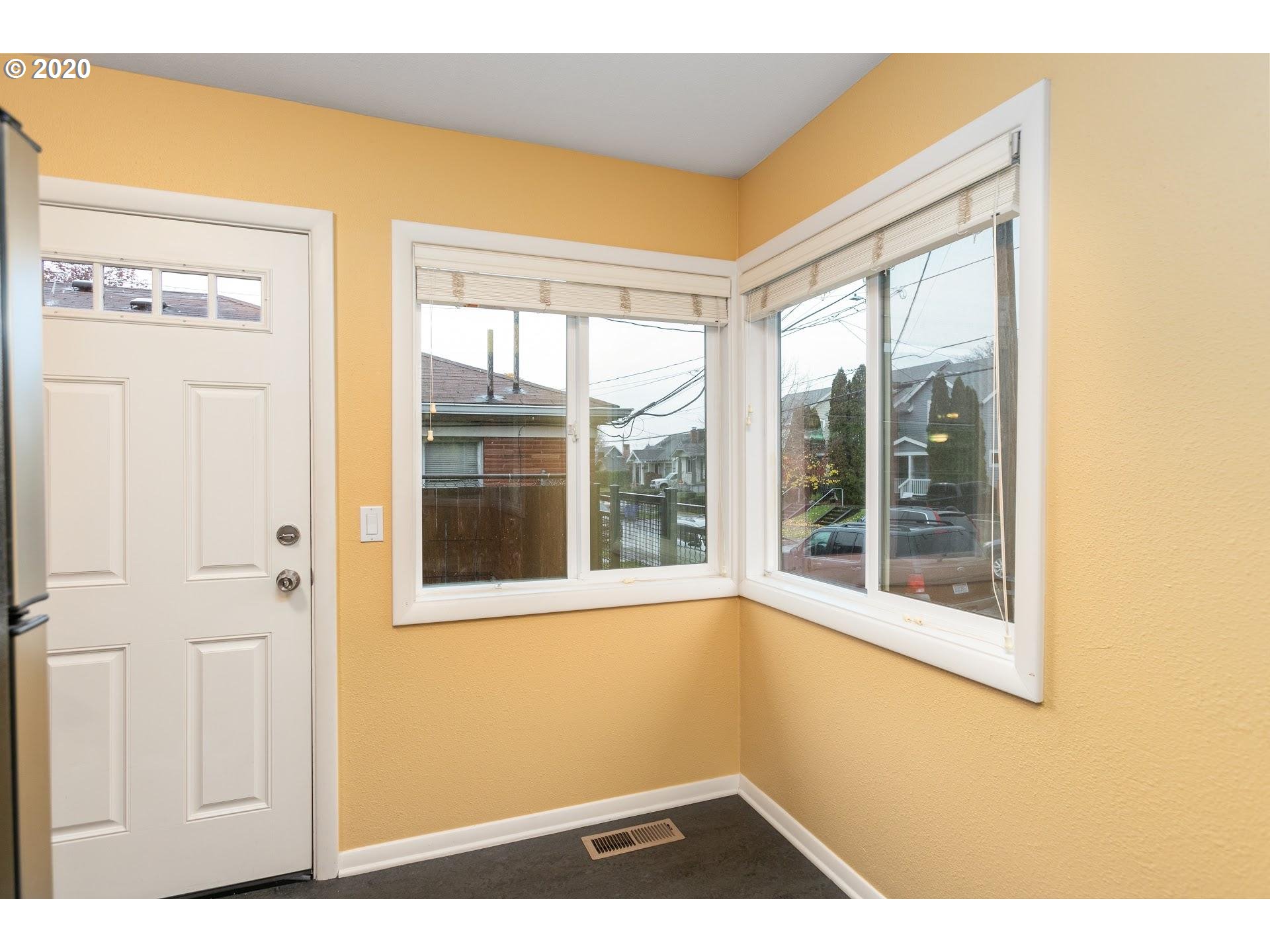 Photo #4: 20213176 Listing 