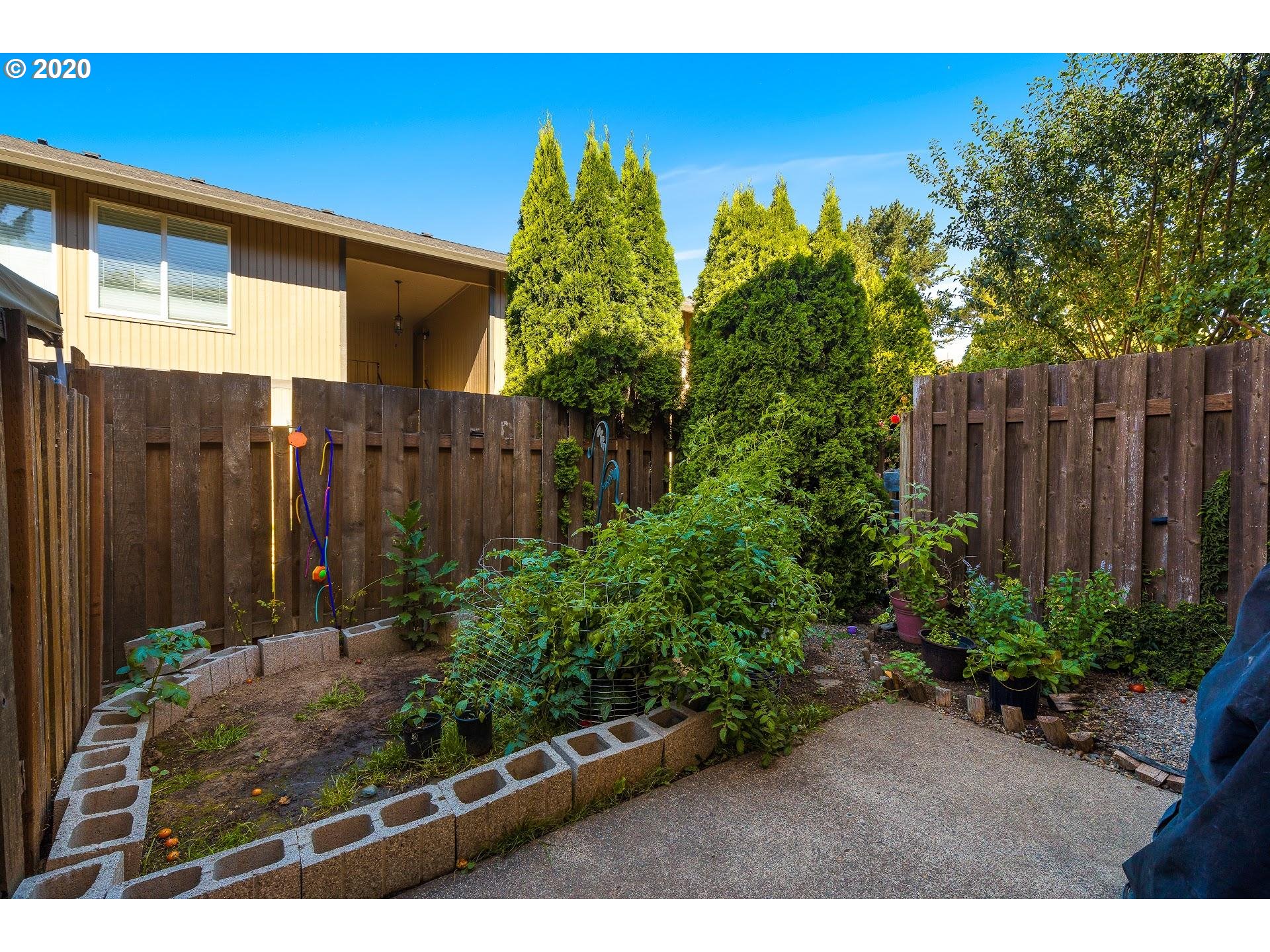 Photo #2: 20214200 Listing 