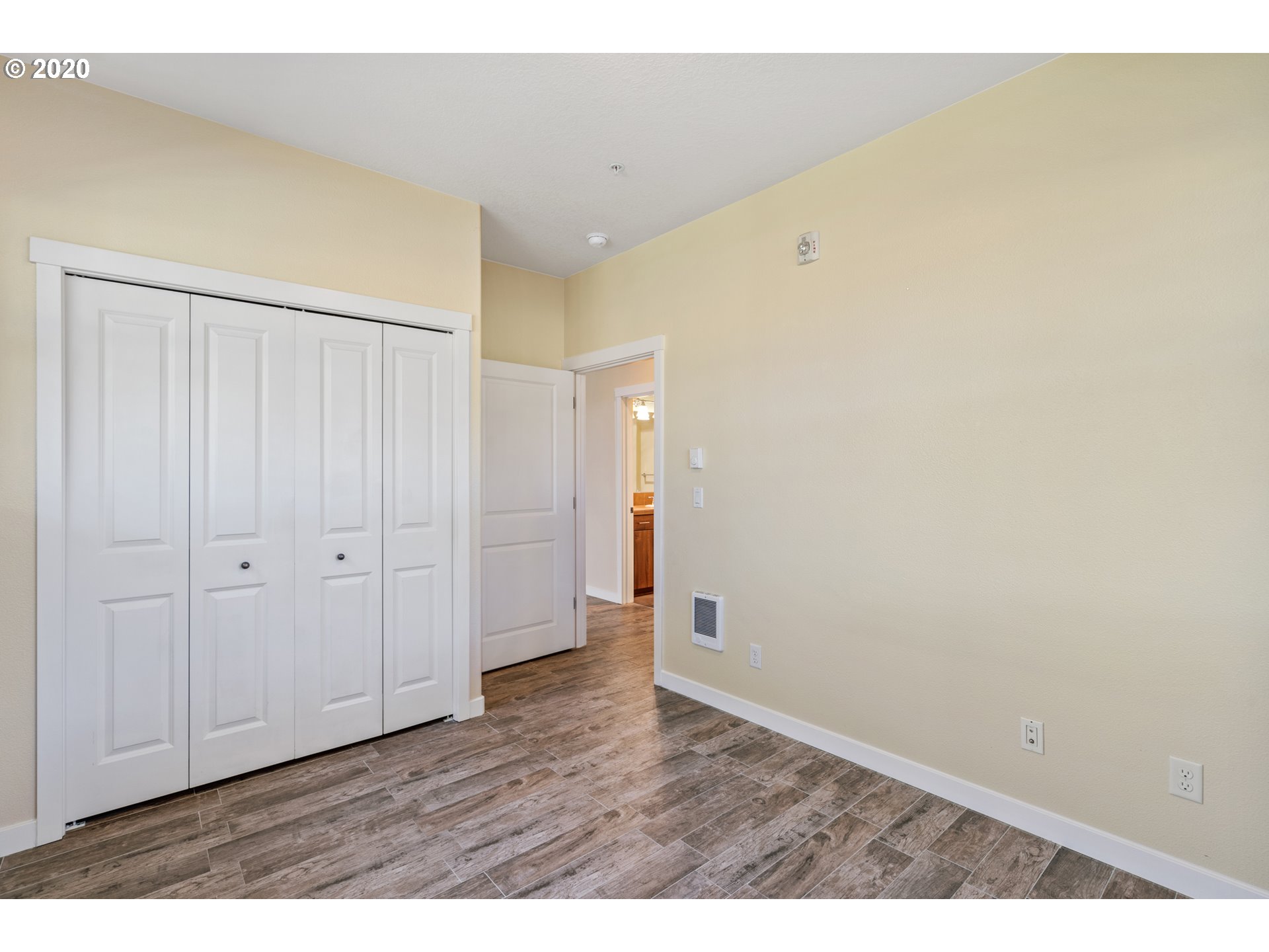 Photo #4: 20214965 Listing 