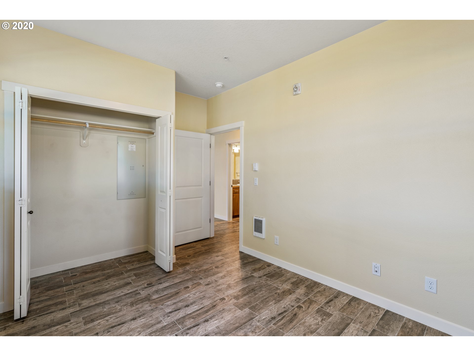 Photo #5: 20214965 Listing 