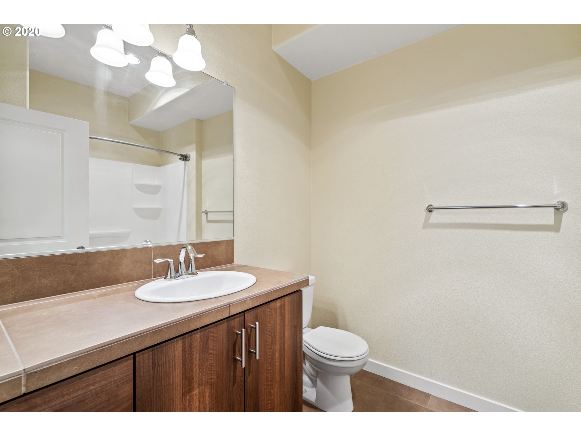 Photo #6: 20214965 Listing 