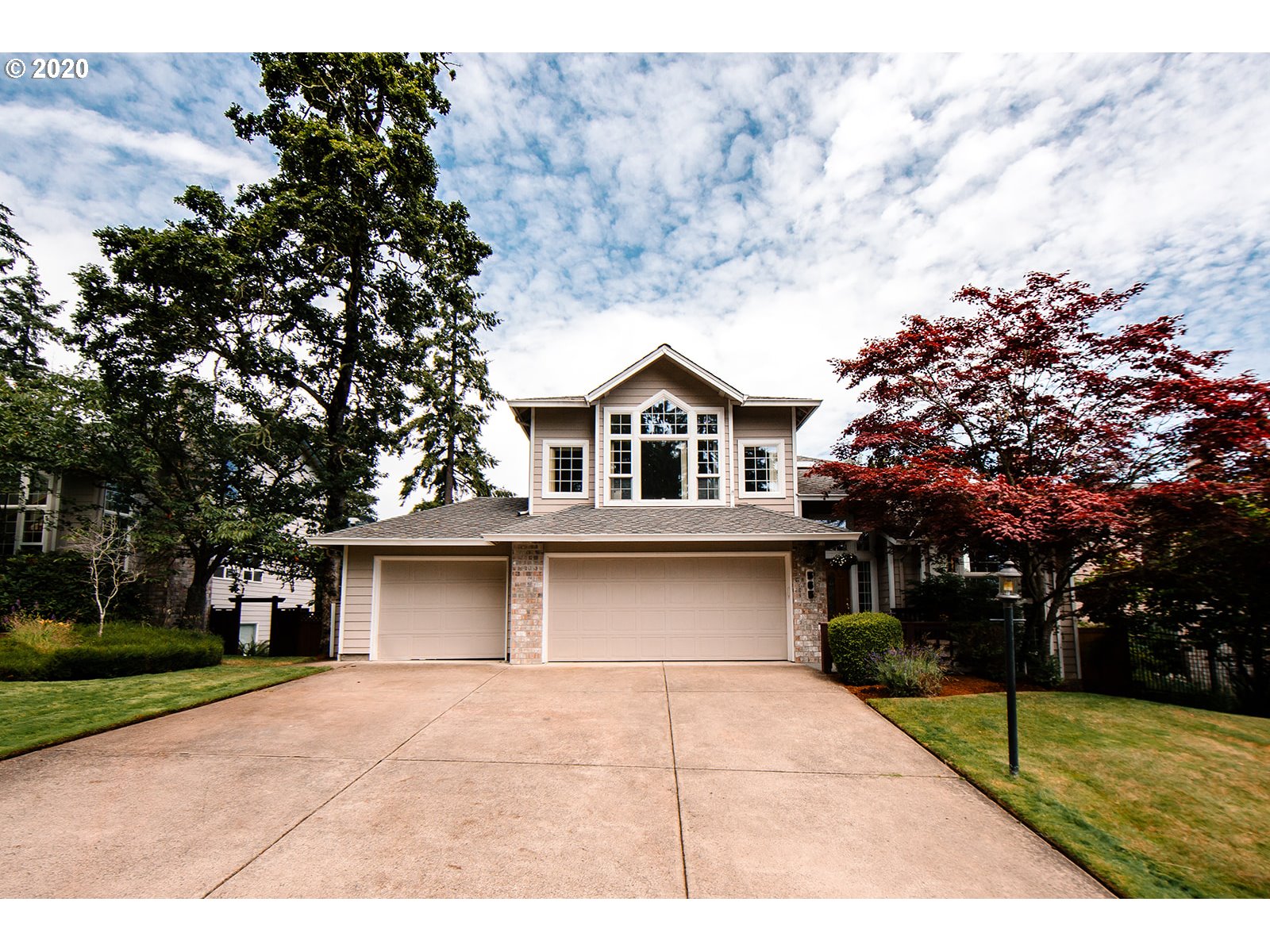 565 W 40TH AVE
