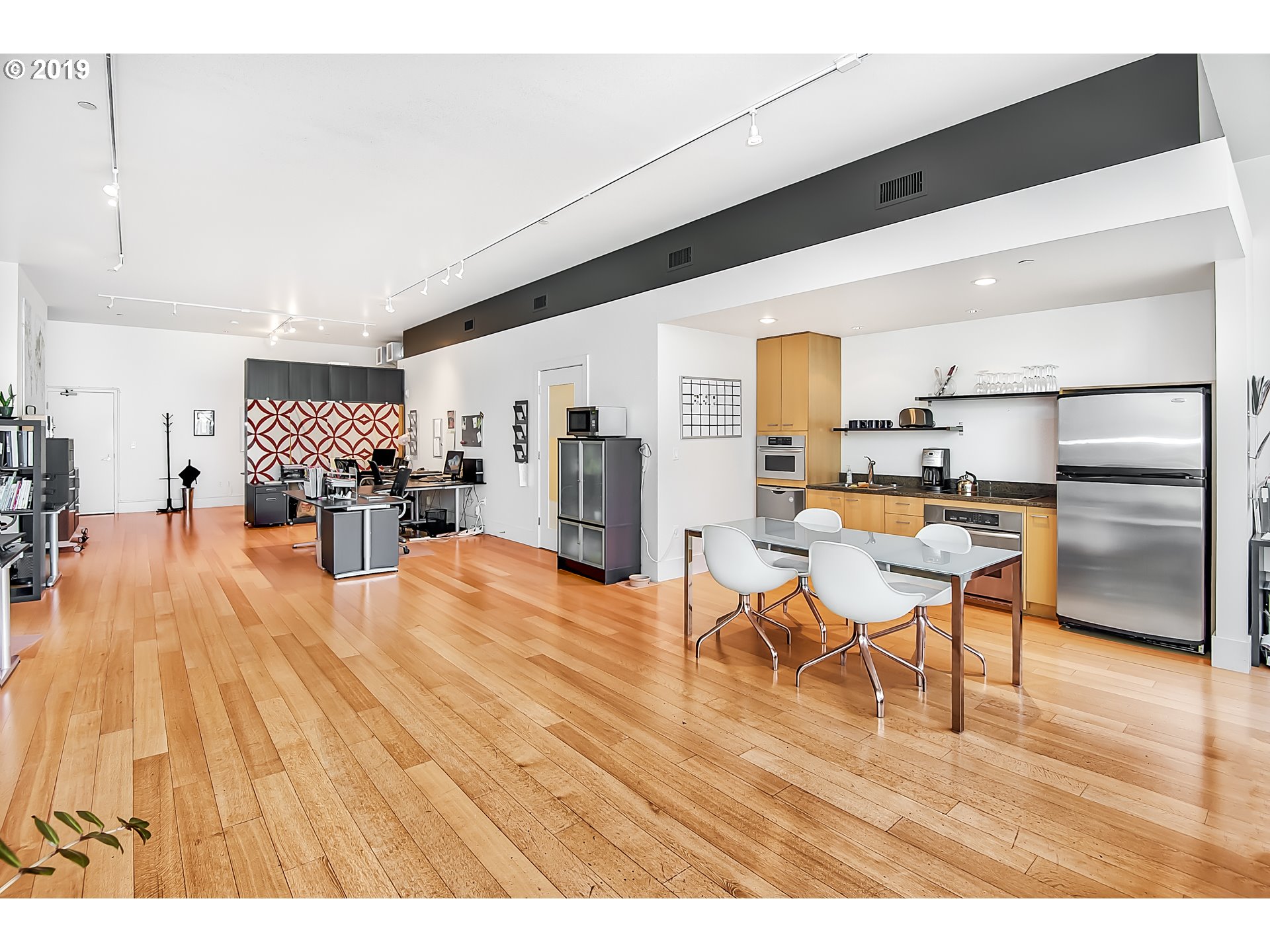 Photo #5: 20222456 Listing 