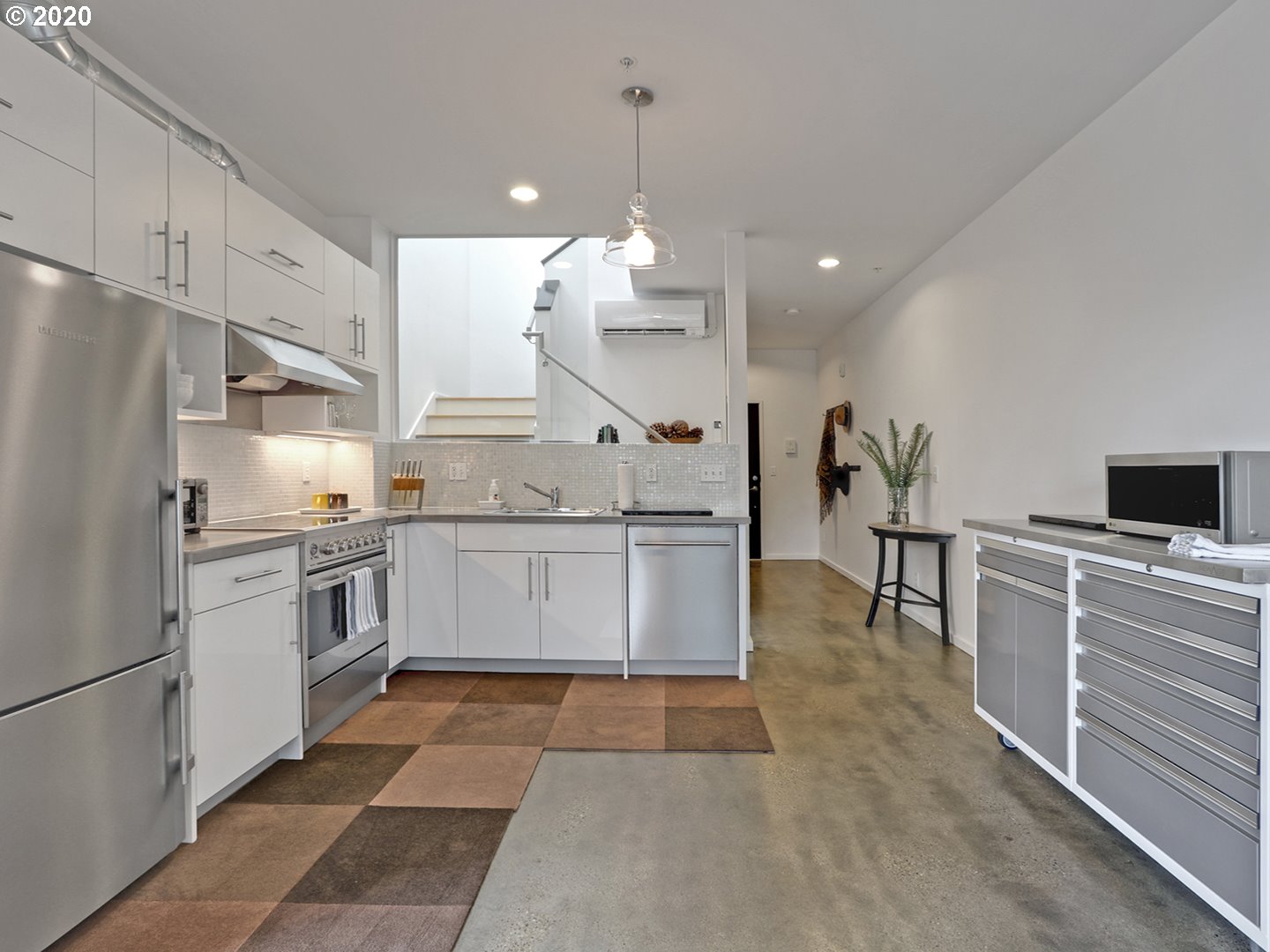 Photo #2: 20223441 Listing 