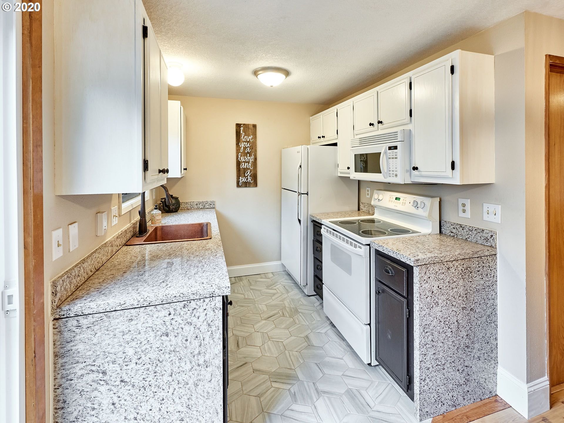 Photo #6: 20224234 Listing 