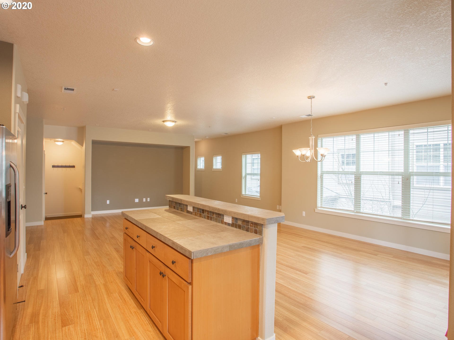 Photo #5: 20226075 Listing 