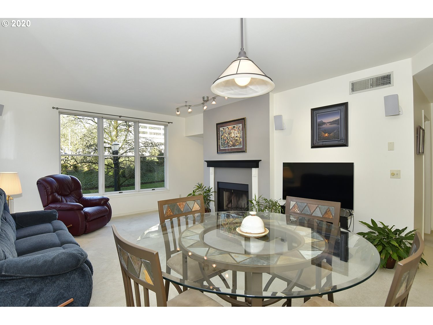 Photo #3: 20226135 Listing 