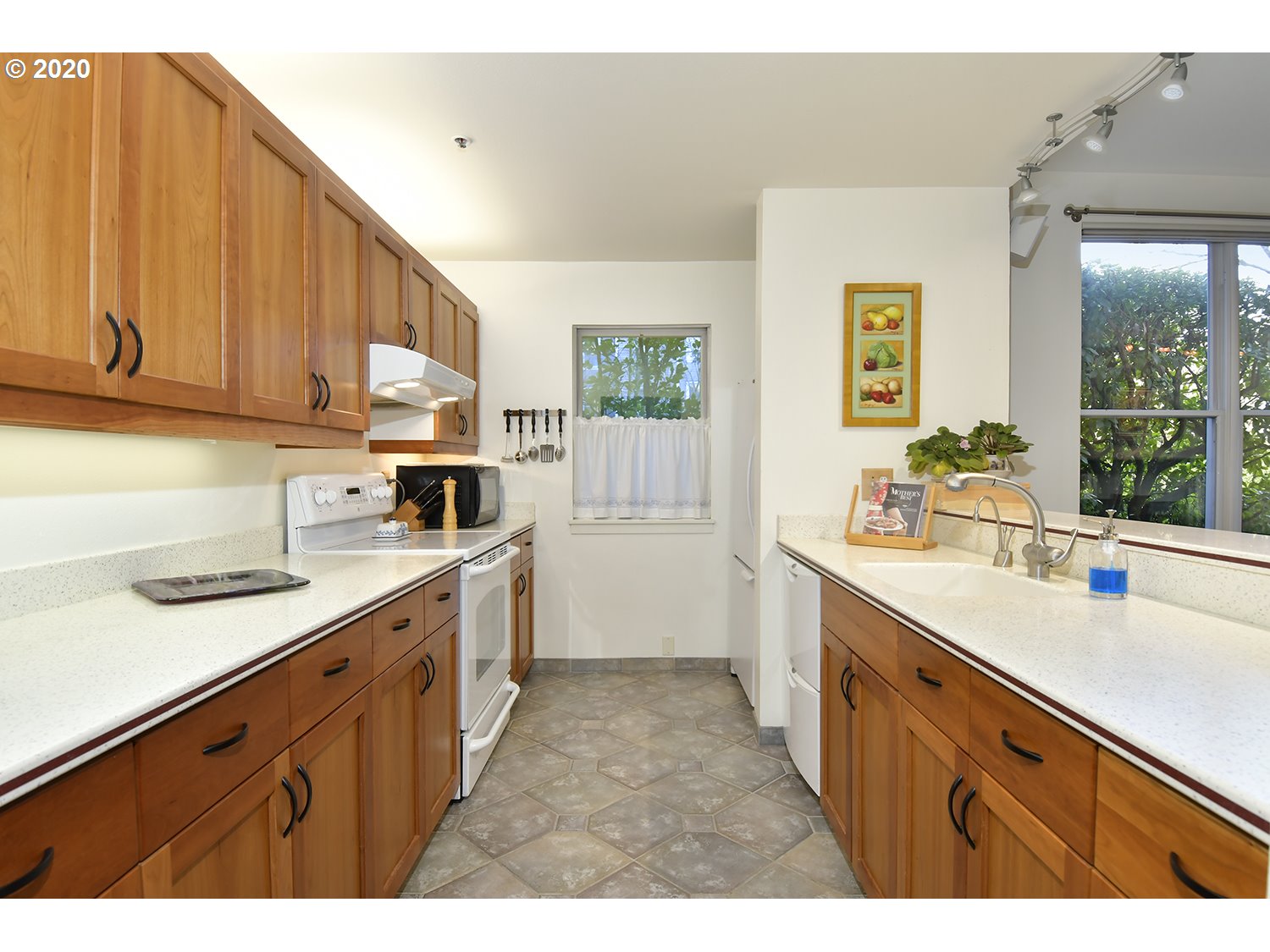 Photo #4: 20226135 Listing 