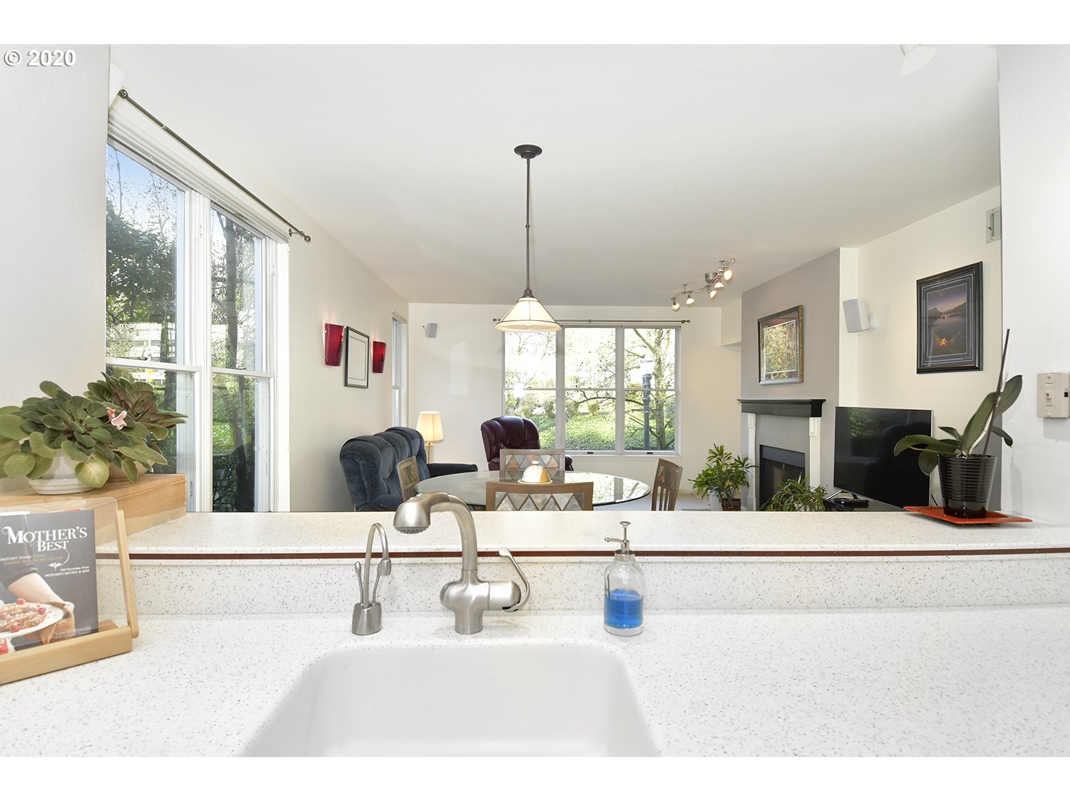 Photo #5: 20226135 Listing 