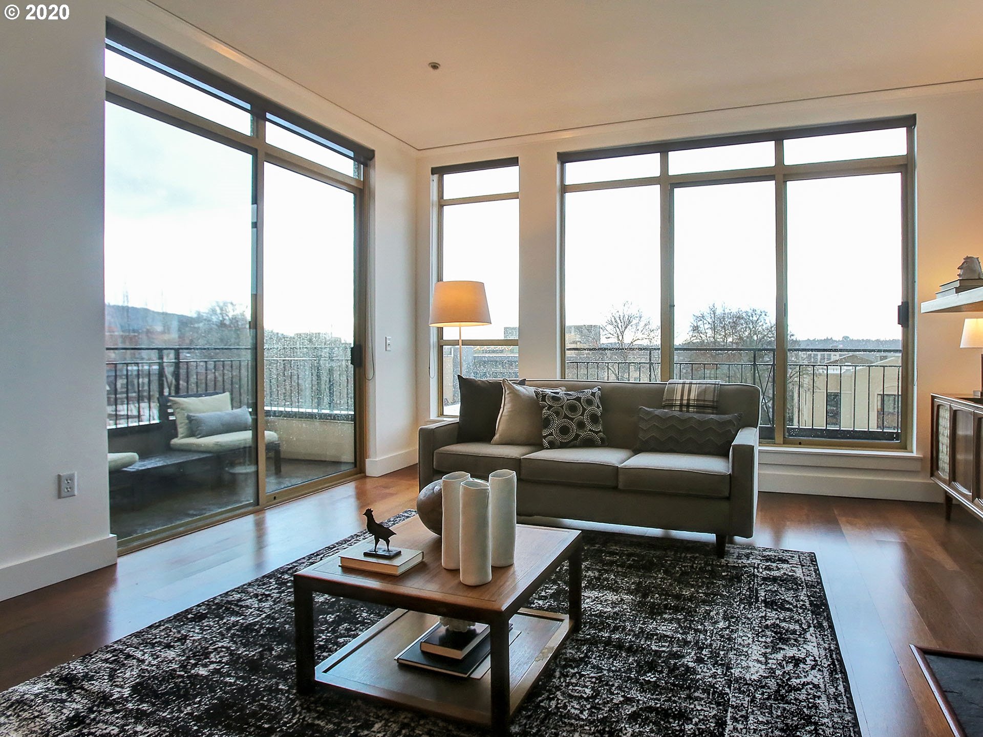 Photo #5: 20228996 Listing 