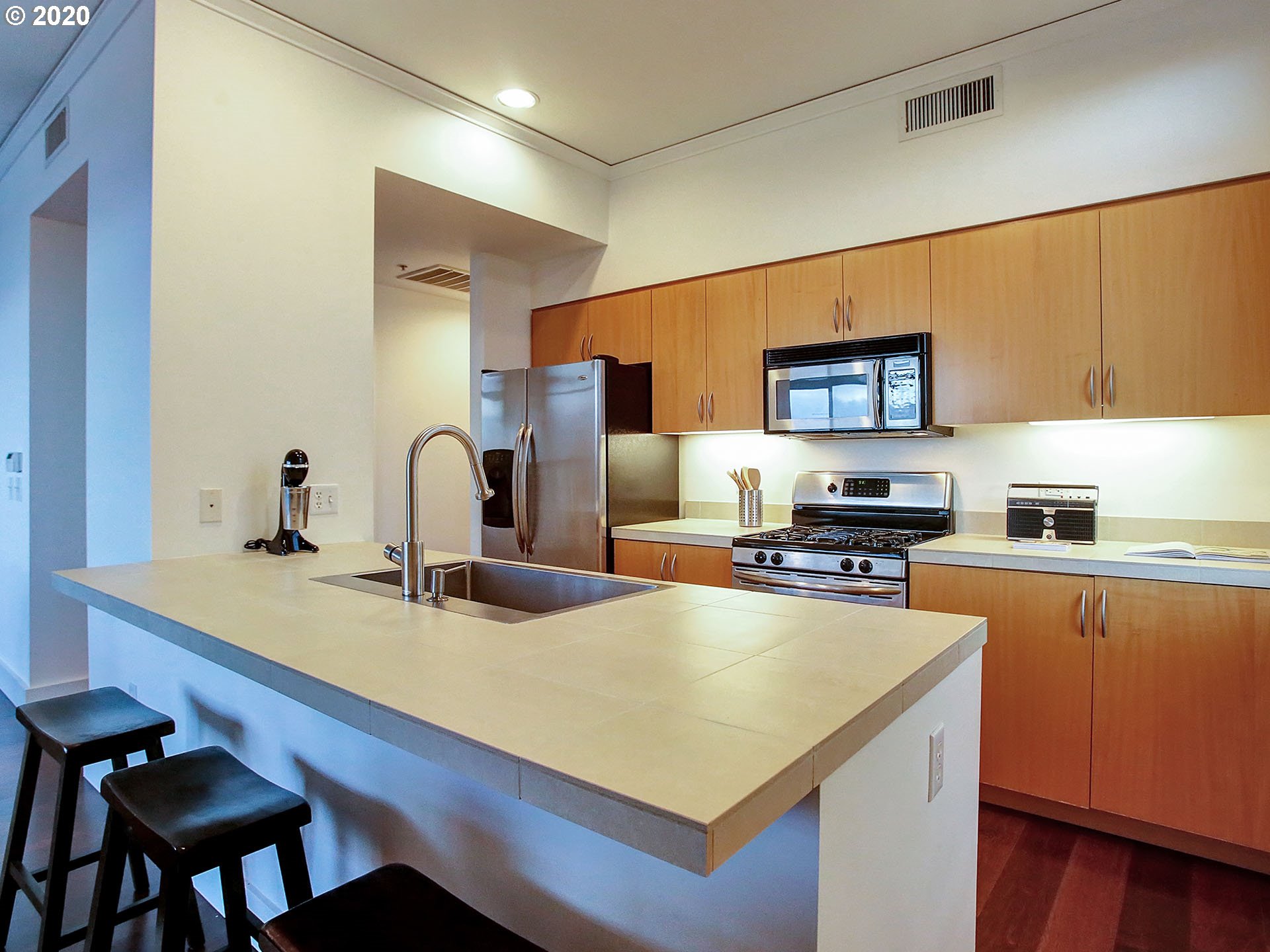 Photo #6: 20228996 Listing 