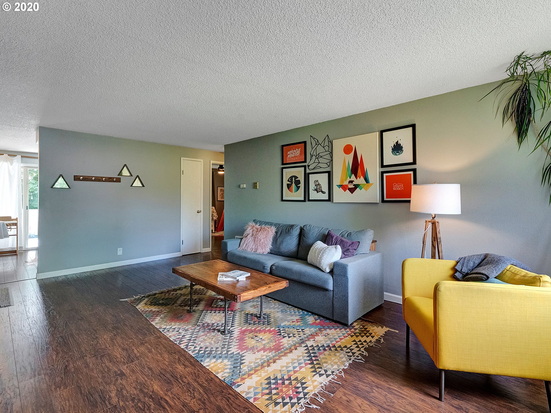 Photo #2: 20229573 Listing 