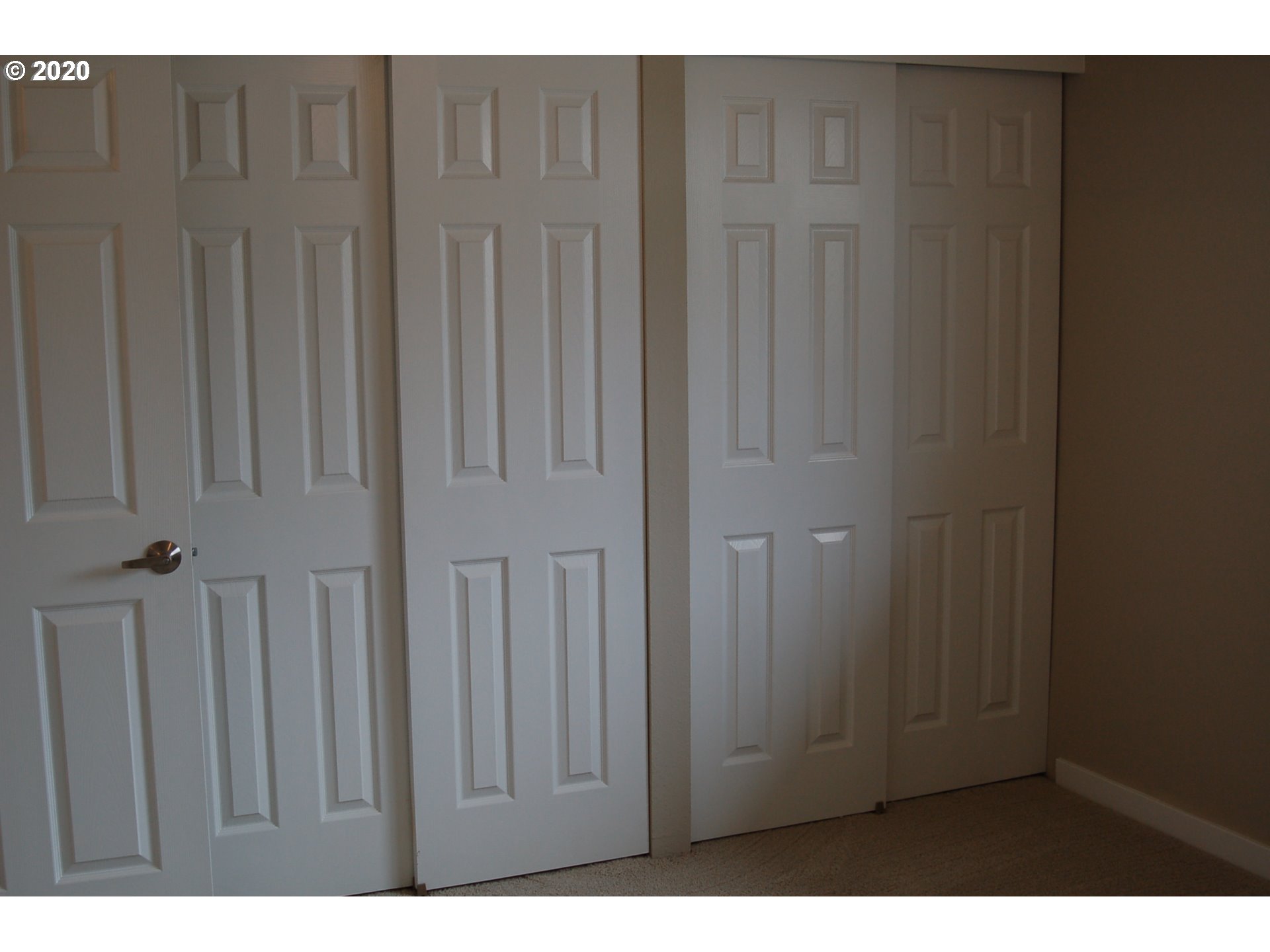 Photo #5: 20229657 Listing 