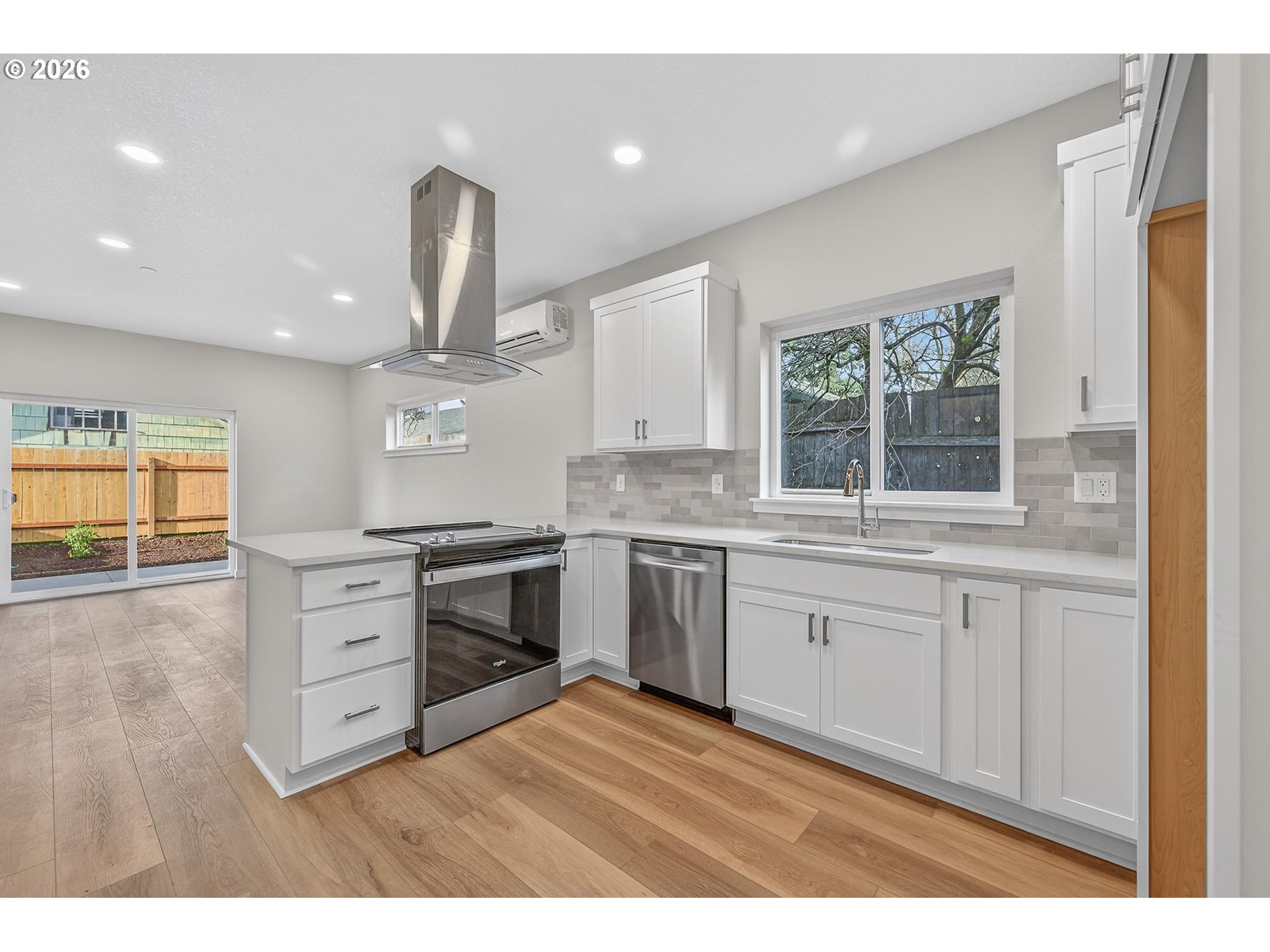 Photo #7: 202324057 Listing: Photo #7