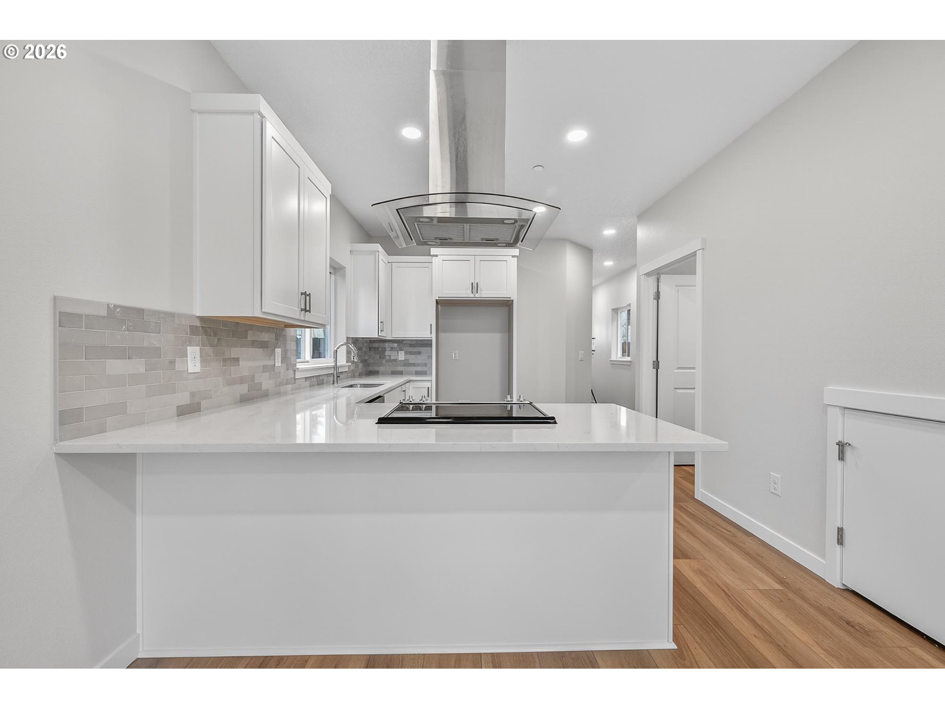 Photo #5: 202324057 Listing: Photo #5