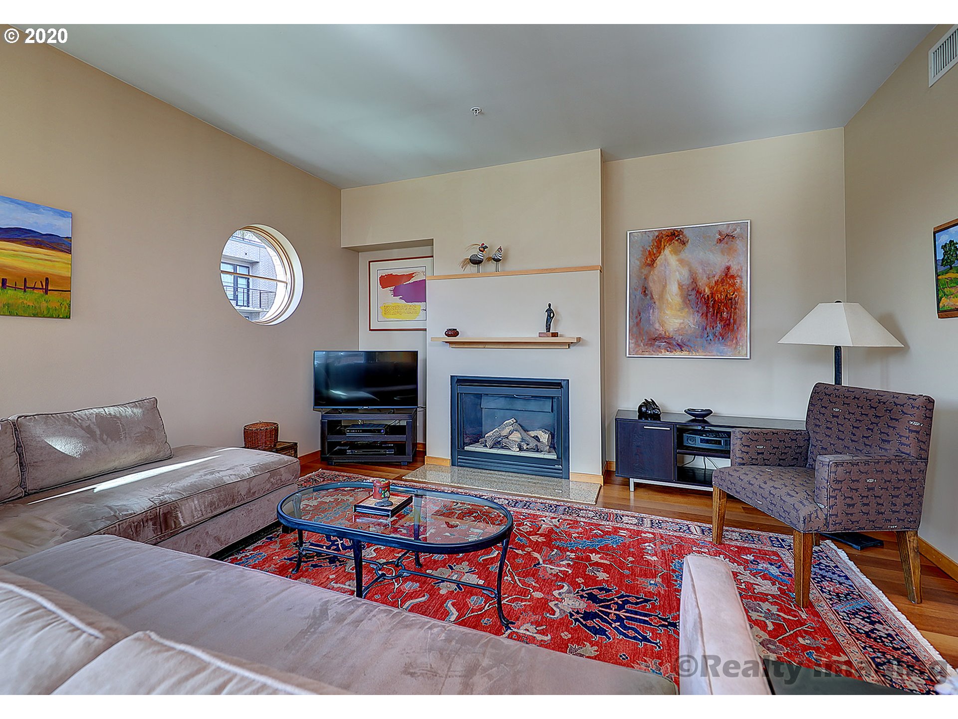 Photo #4: 20232473 Listing 