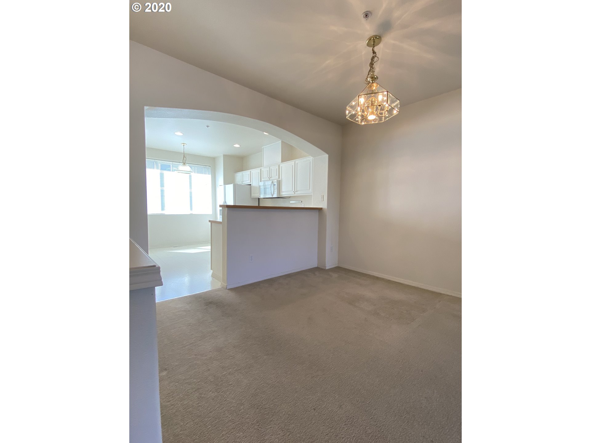 Photo #2: 20233145 Listing 