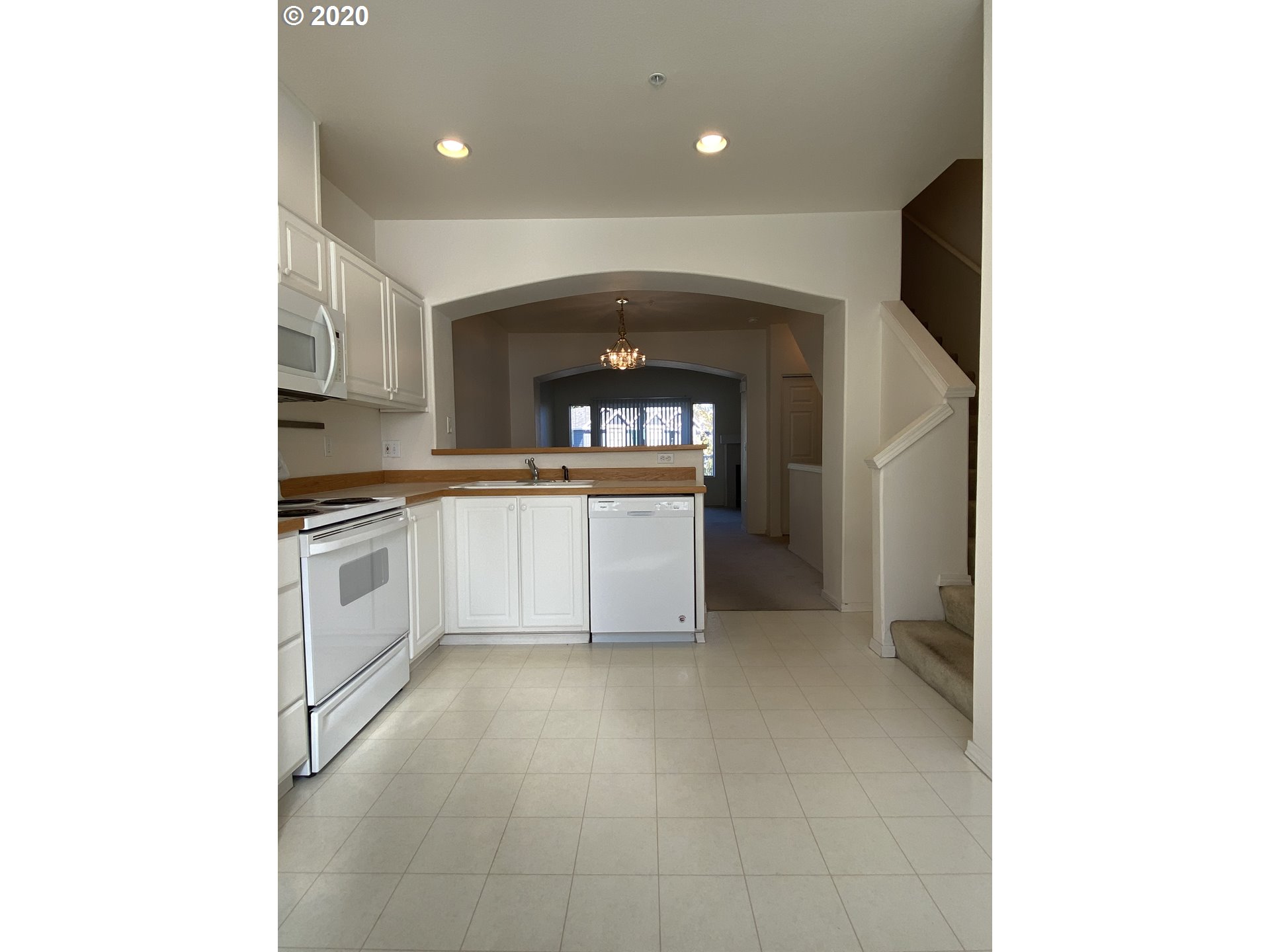 Photo #3: 20233145 Listing 