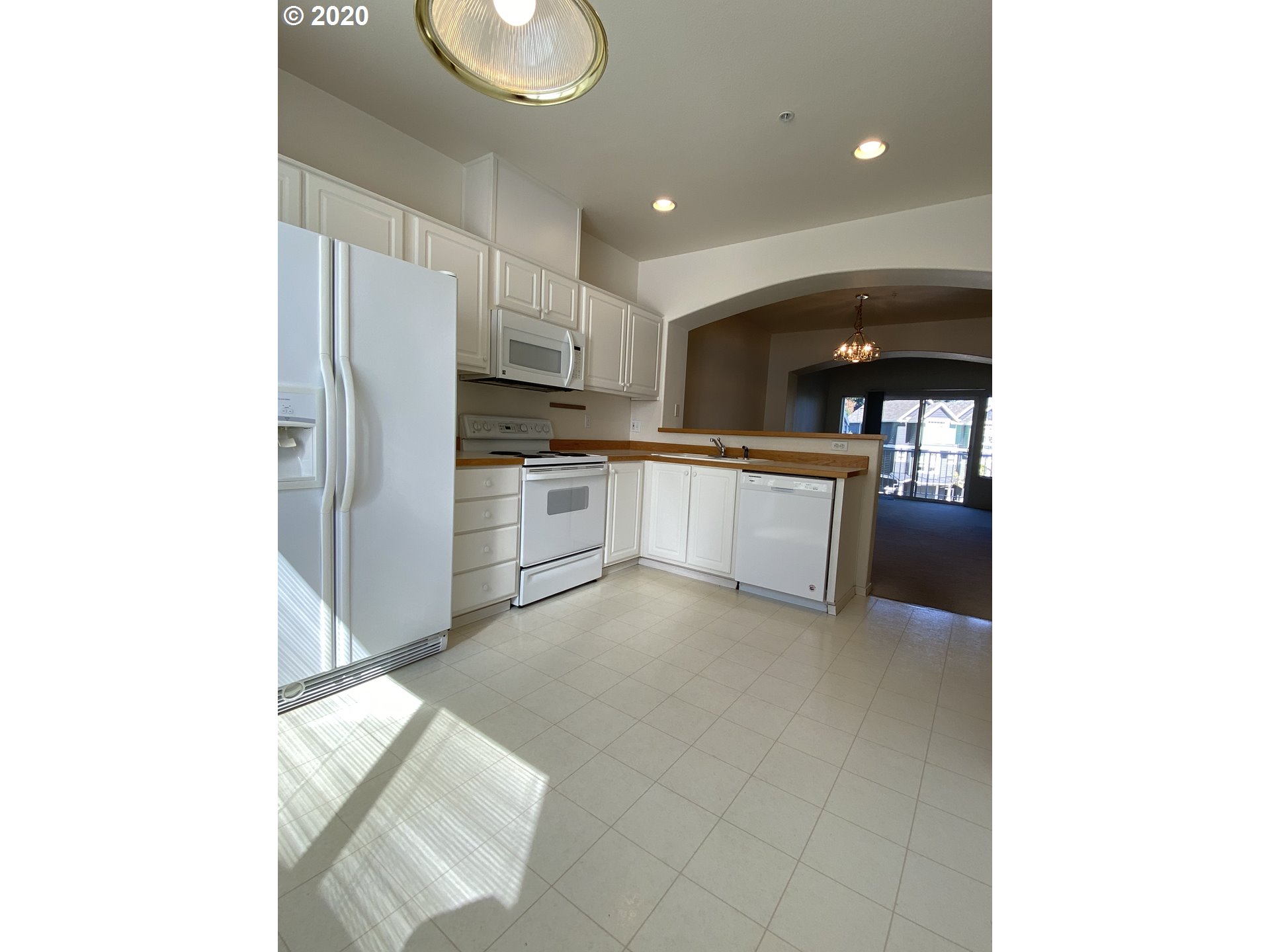 Photo #4: 20233145 Listing 