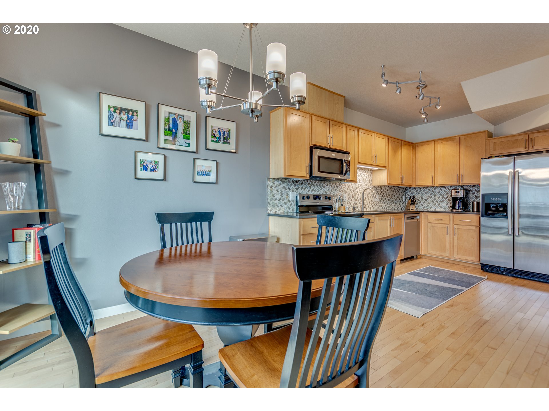 Photo #4: 20233576 Listing 