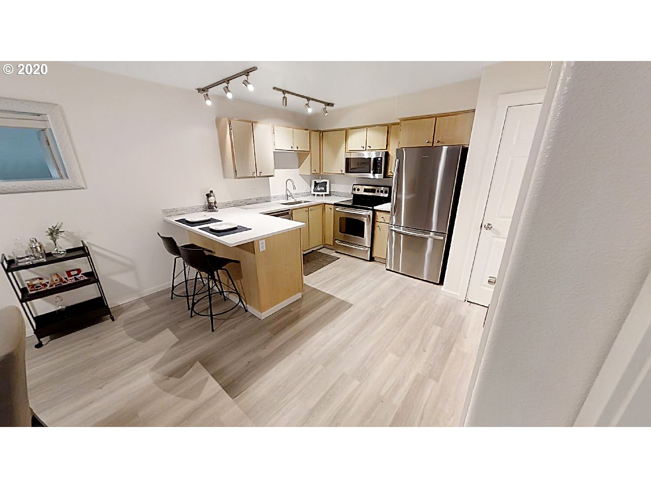 Photo #3: 20234461 Listing 