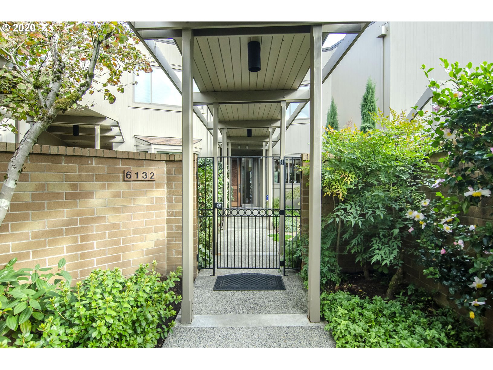 Photo #2: 20238390 Listing 