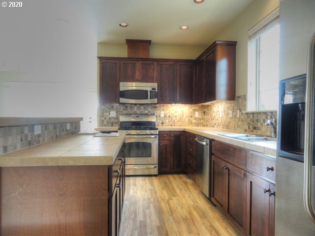 Photo #5: 20241579 Listing 