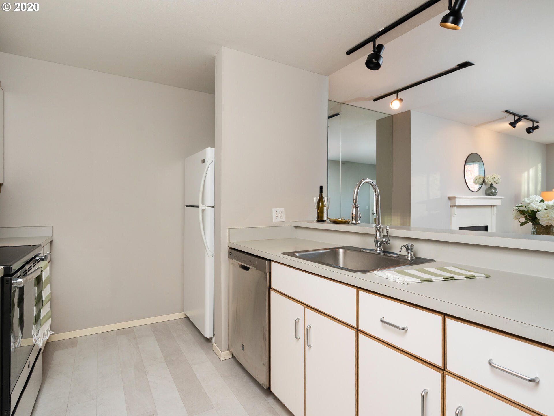 Photo #5: 20246269 Listing 