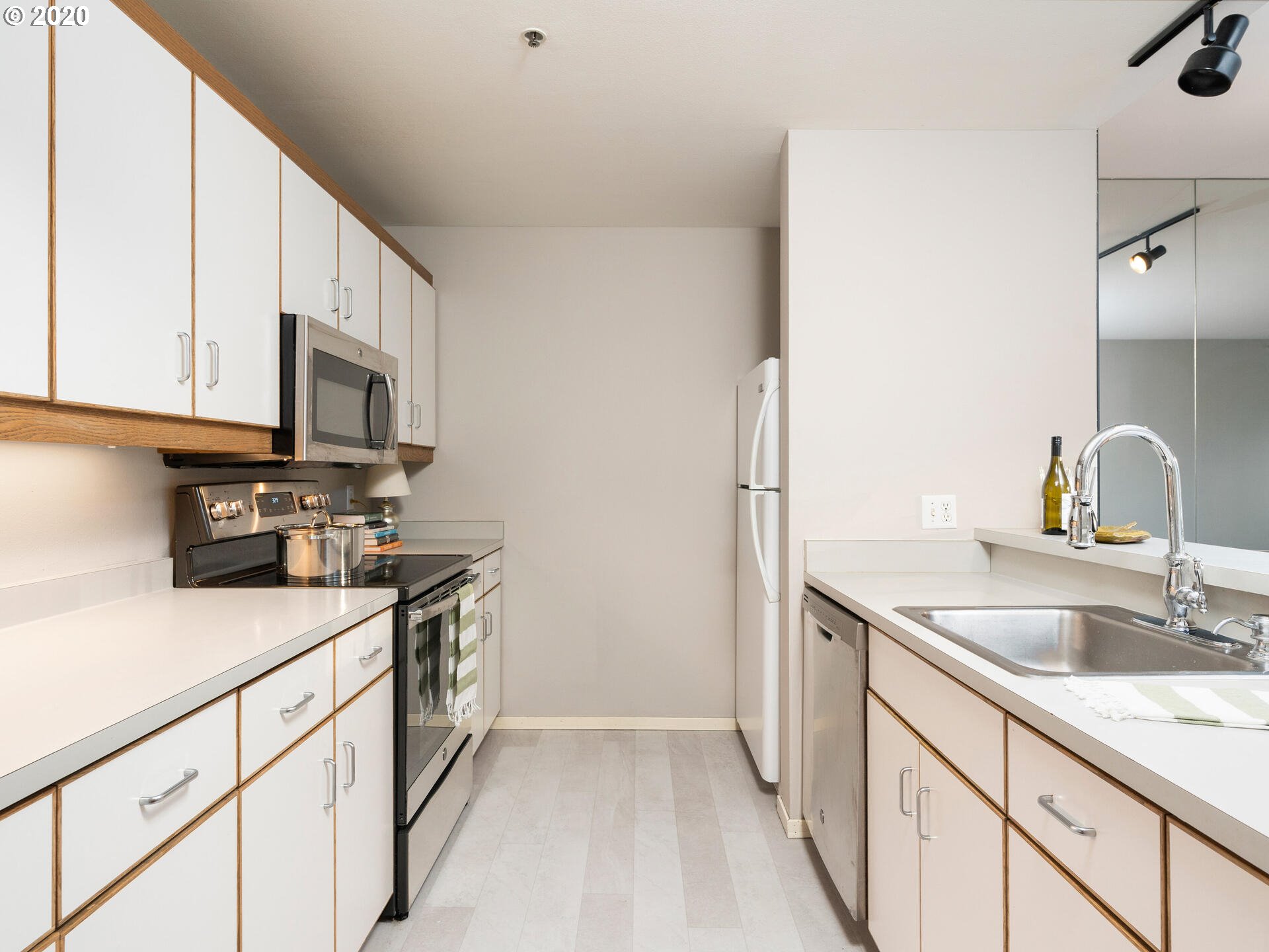 Photo #6: 20246269 Listing 
