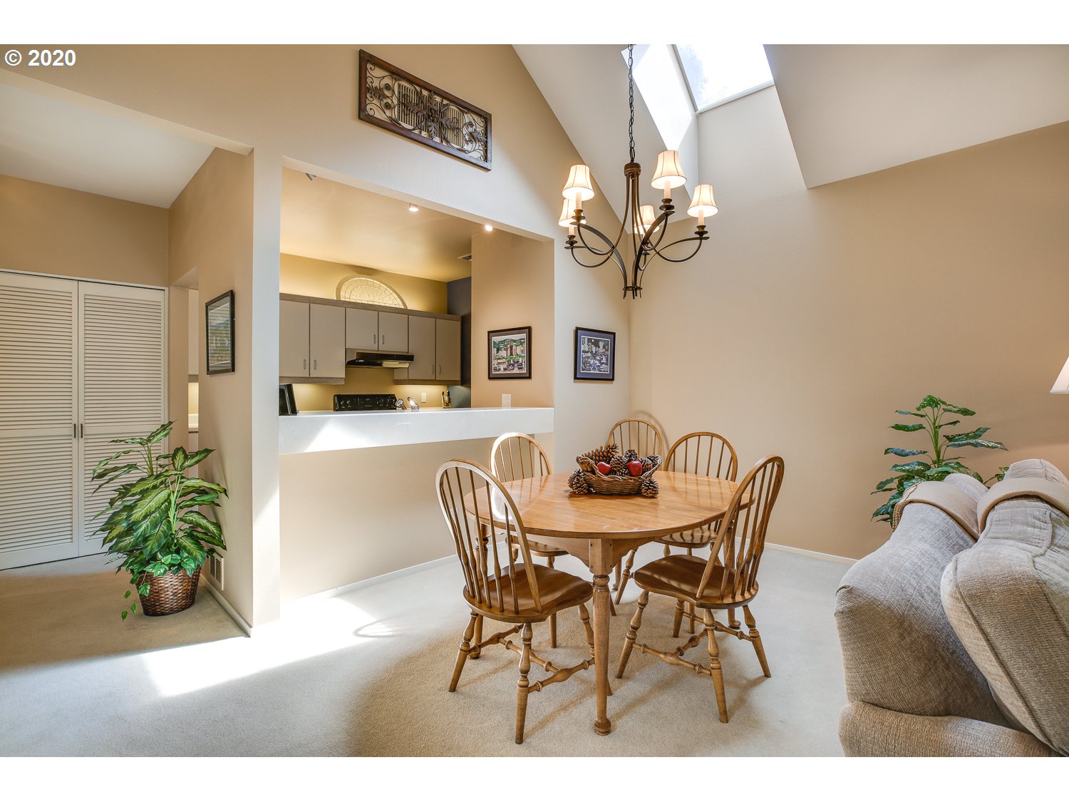 Photo #3: 20247321 Listing 