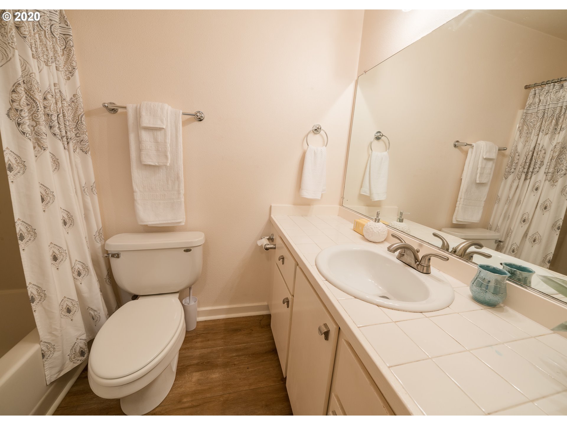 Photo #6: 20248040 Listing 