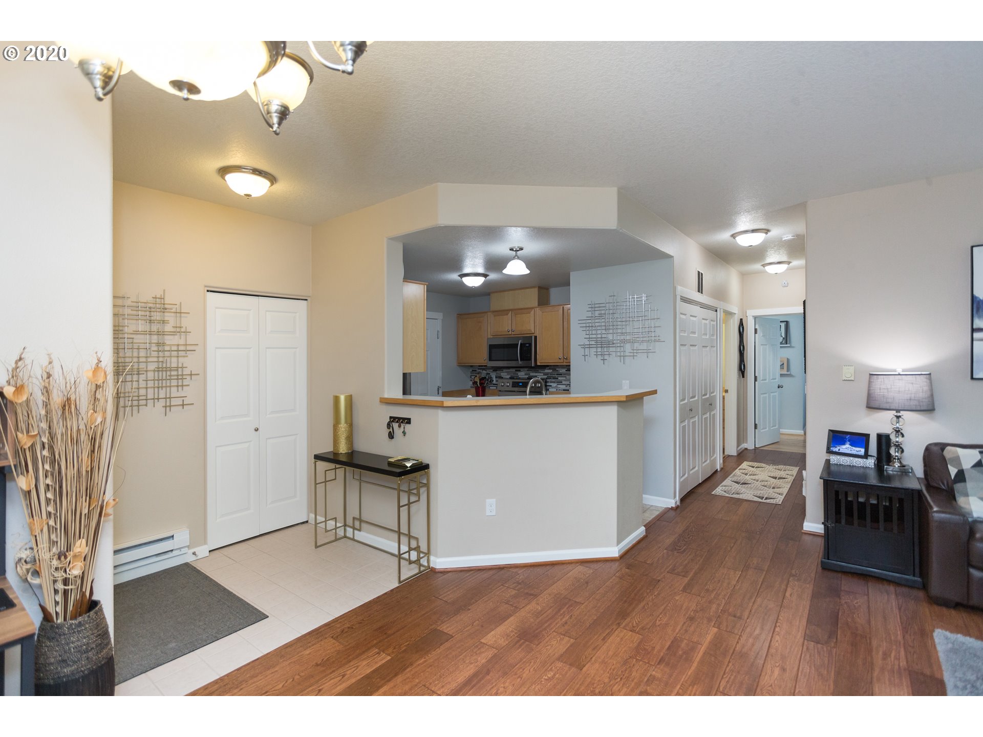 Photo #5: 20248515 Listing 